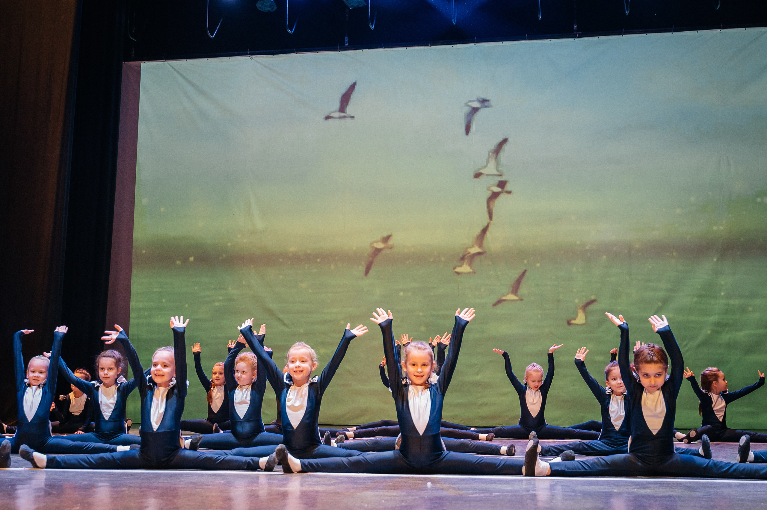 Танцы. Фотограф Елена Рогашкова