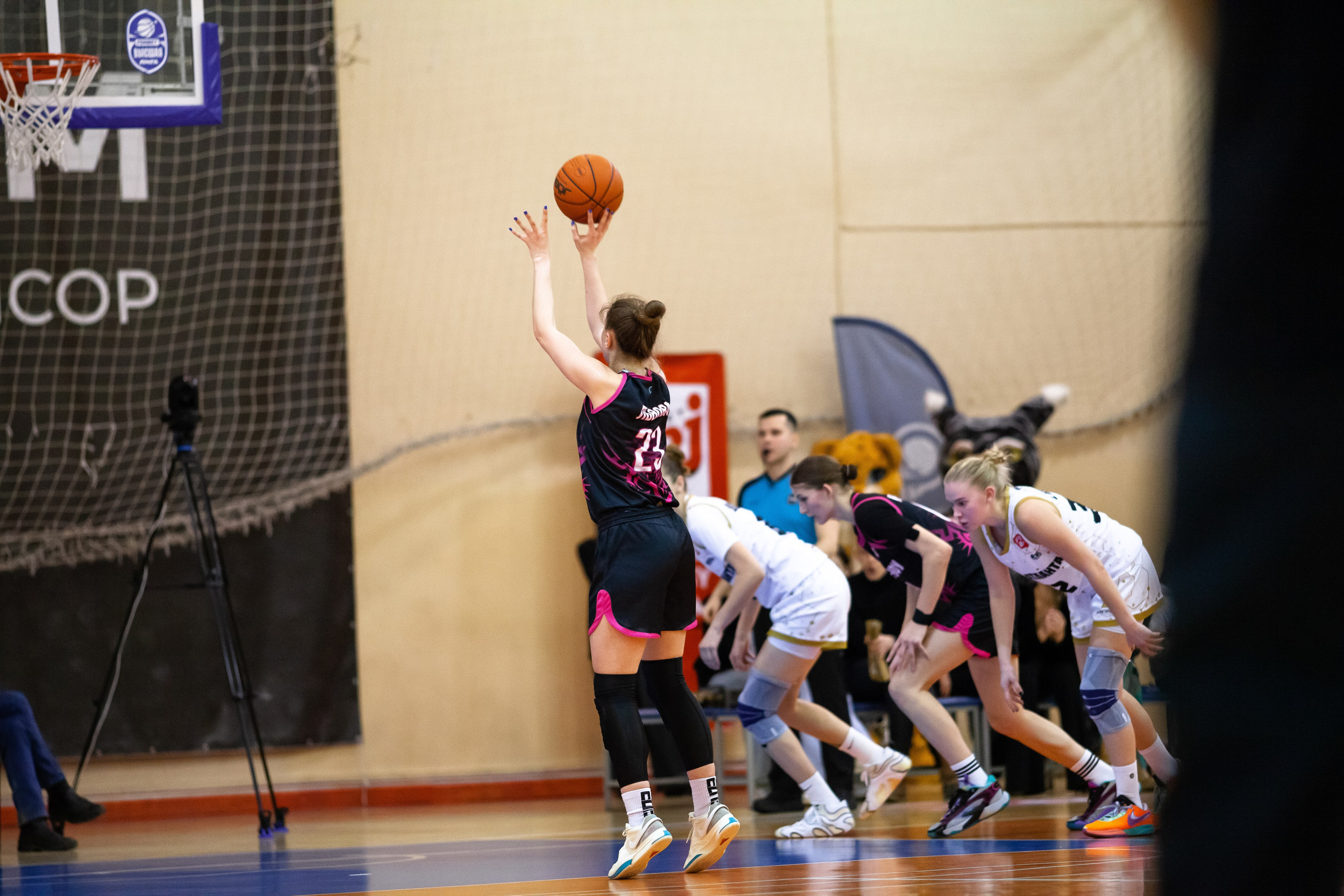 ЧГУ-Атланта — Ростов-ЮФУ / 1 игра. Фотография