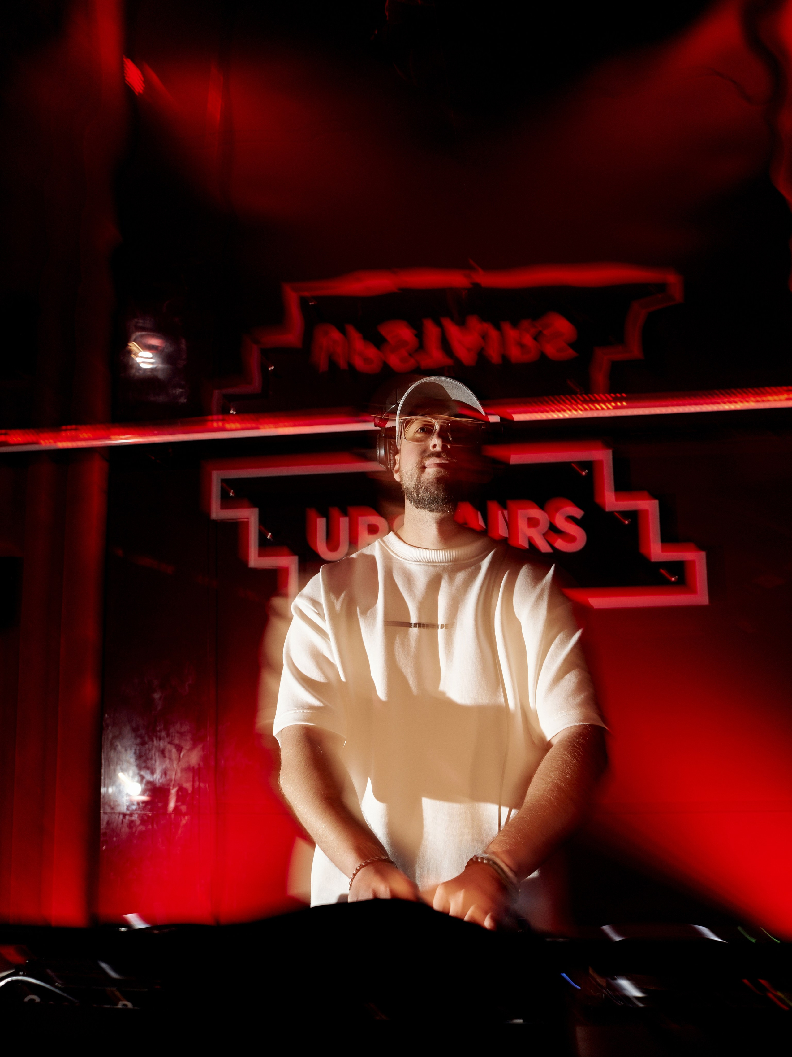 CLUB. NOIZOMAX Художественный фотограф в Дубай