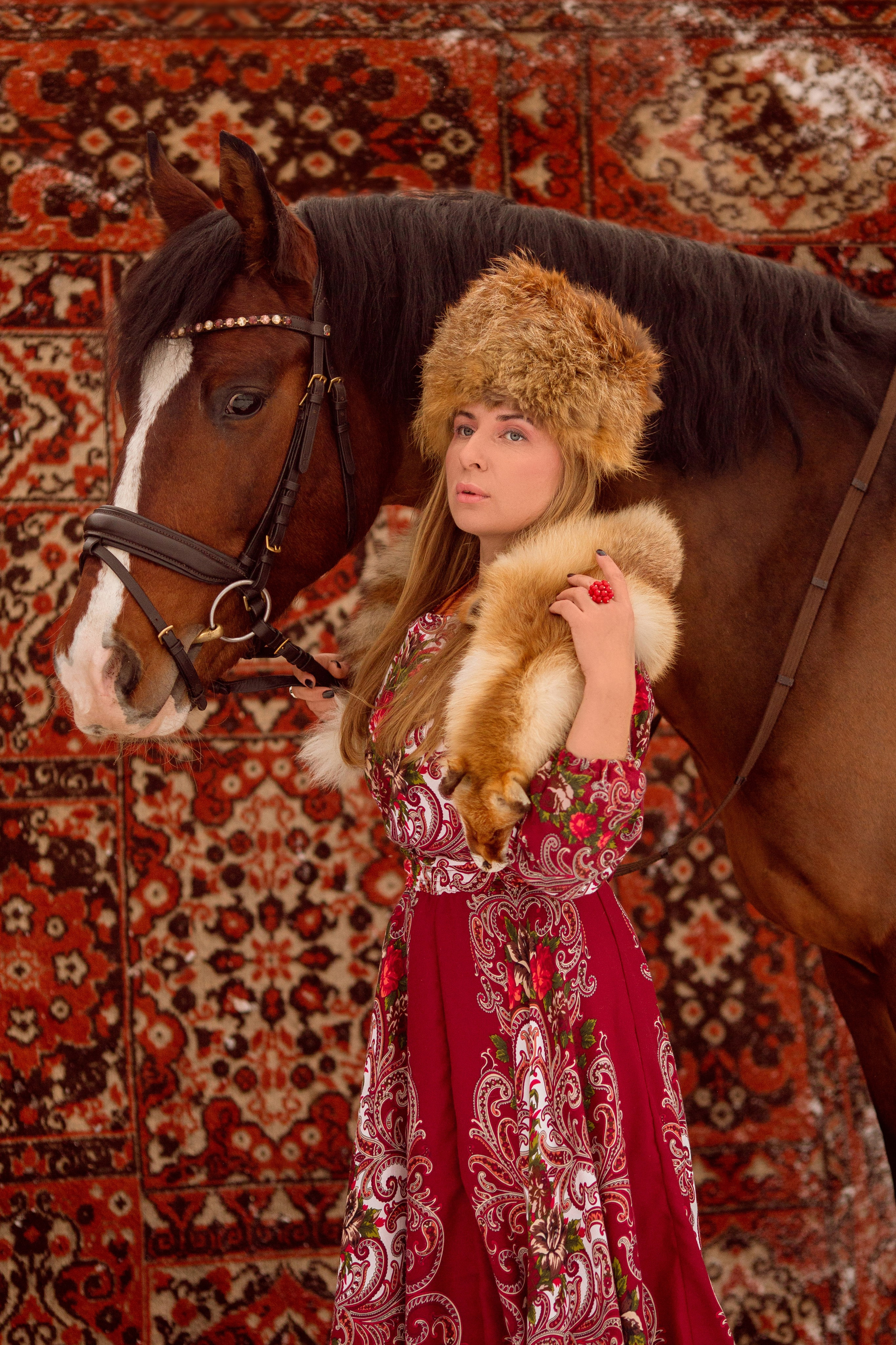 Фотосессия с лошадью в русском стиле
