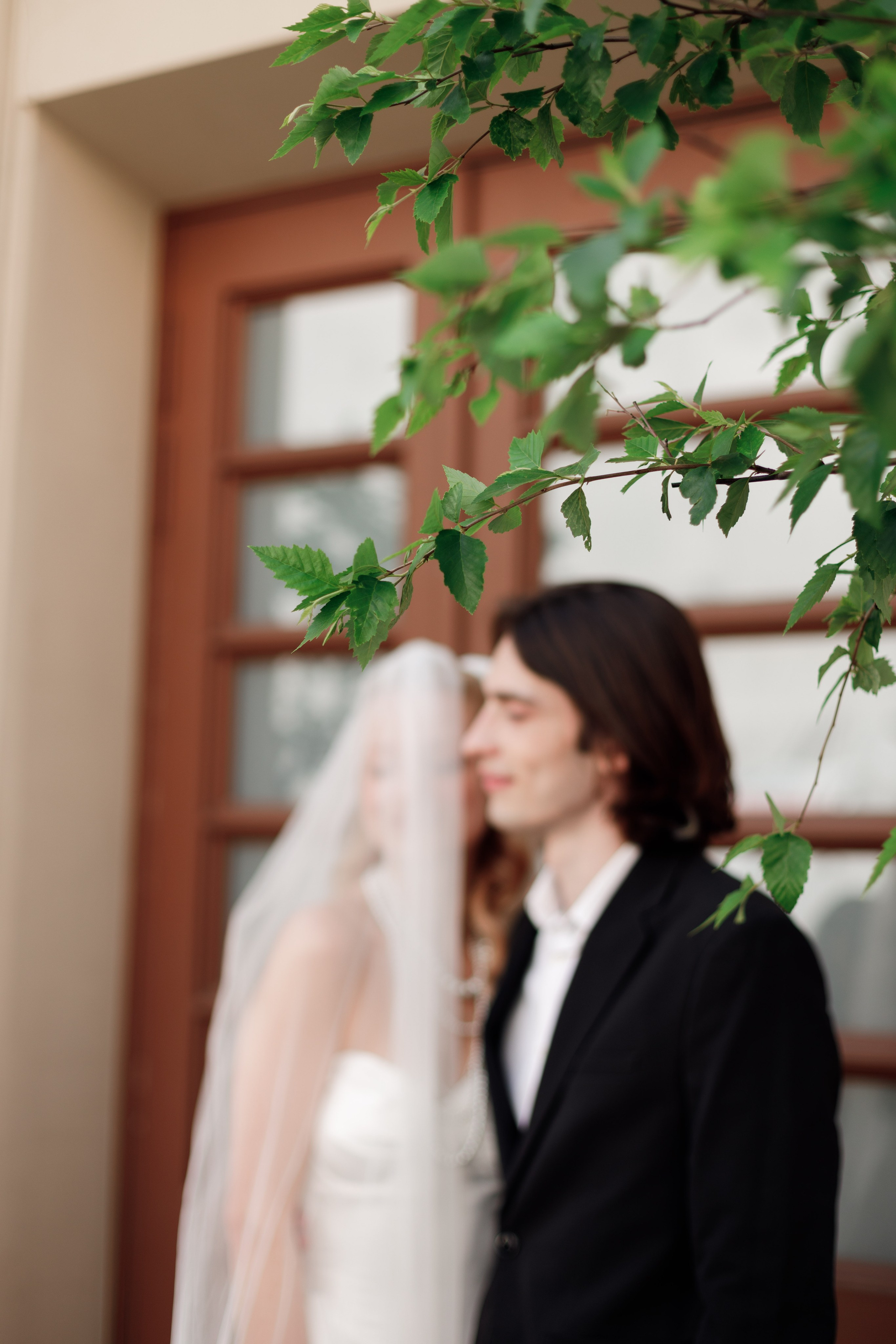 Свадебная фотосессия с автомобилем в центре Москвы, фотограф свадьбам Москва