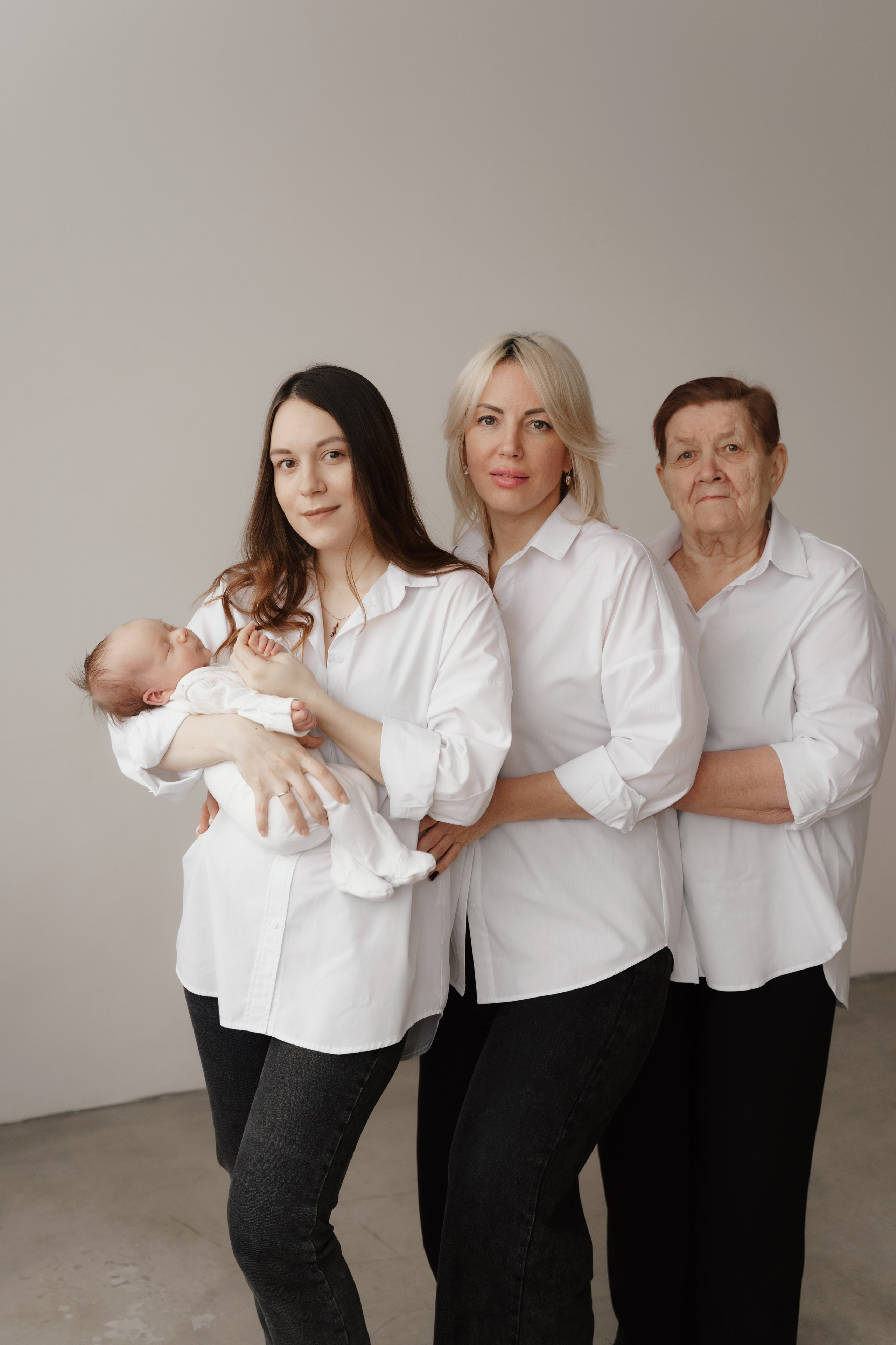 Семейная. Четыре поколения. Фотограф в Новосибирске. Ефимова Анастасия