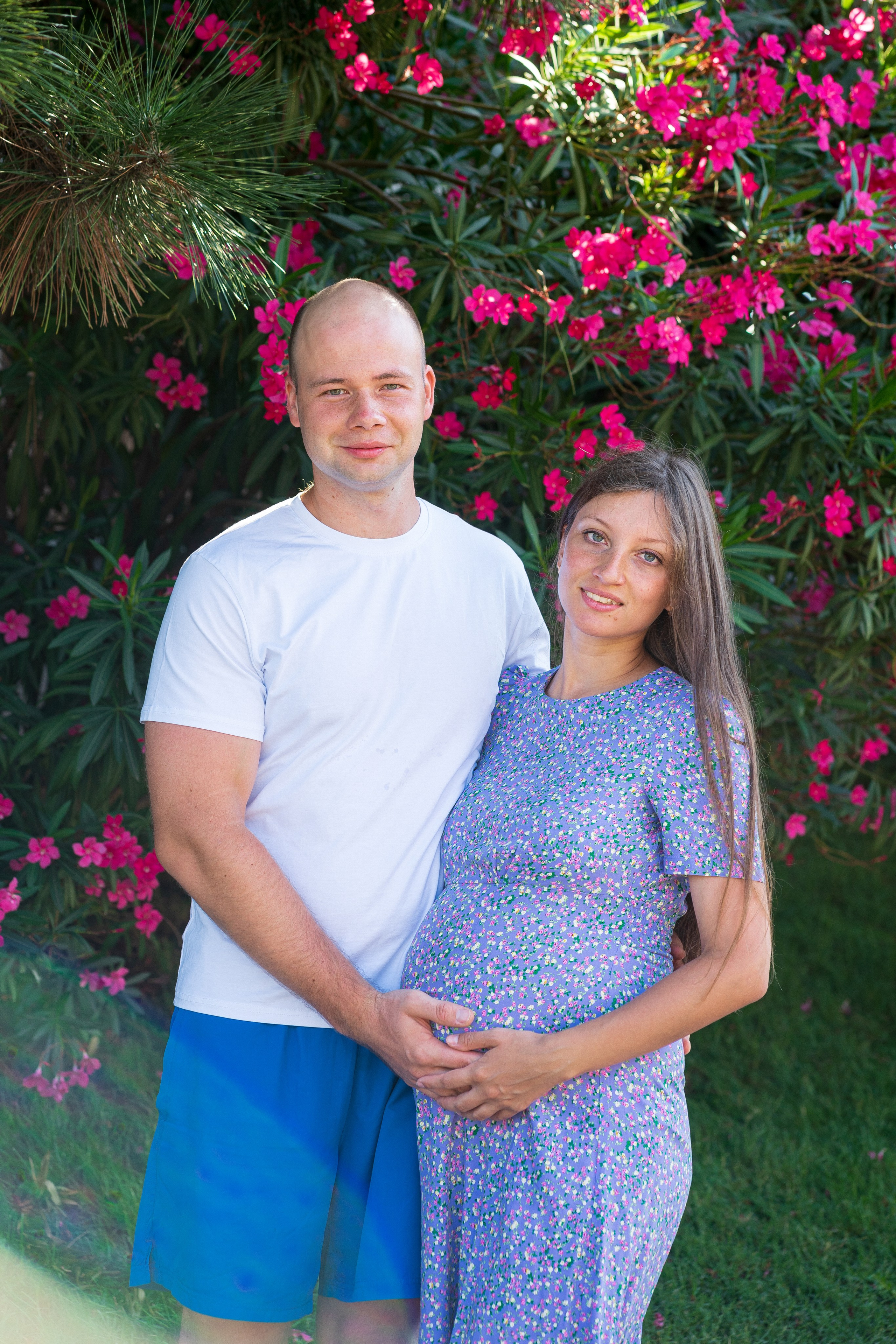 Семейная летняя съемка на пляже и в сквере. Фотограф в Сочи Тиунова Маргарита и Тиунов Евгений