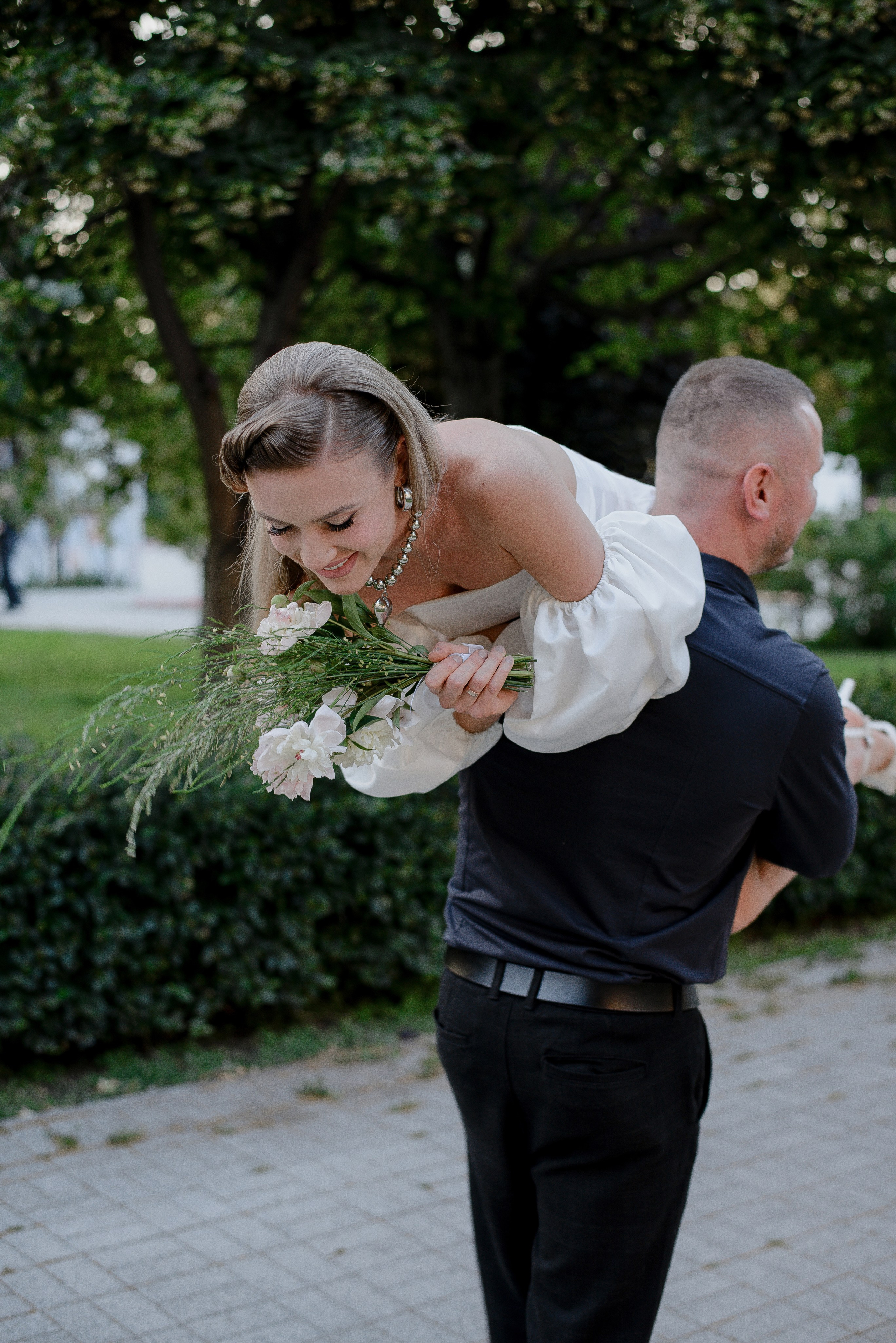 Свадьба и банкеты. Дина — ваш фотограф в Коломне и Москве. Живые портреты, любимые люди, важные события. Всё, что хочется помнить