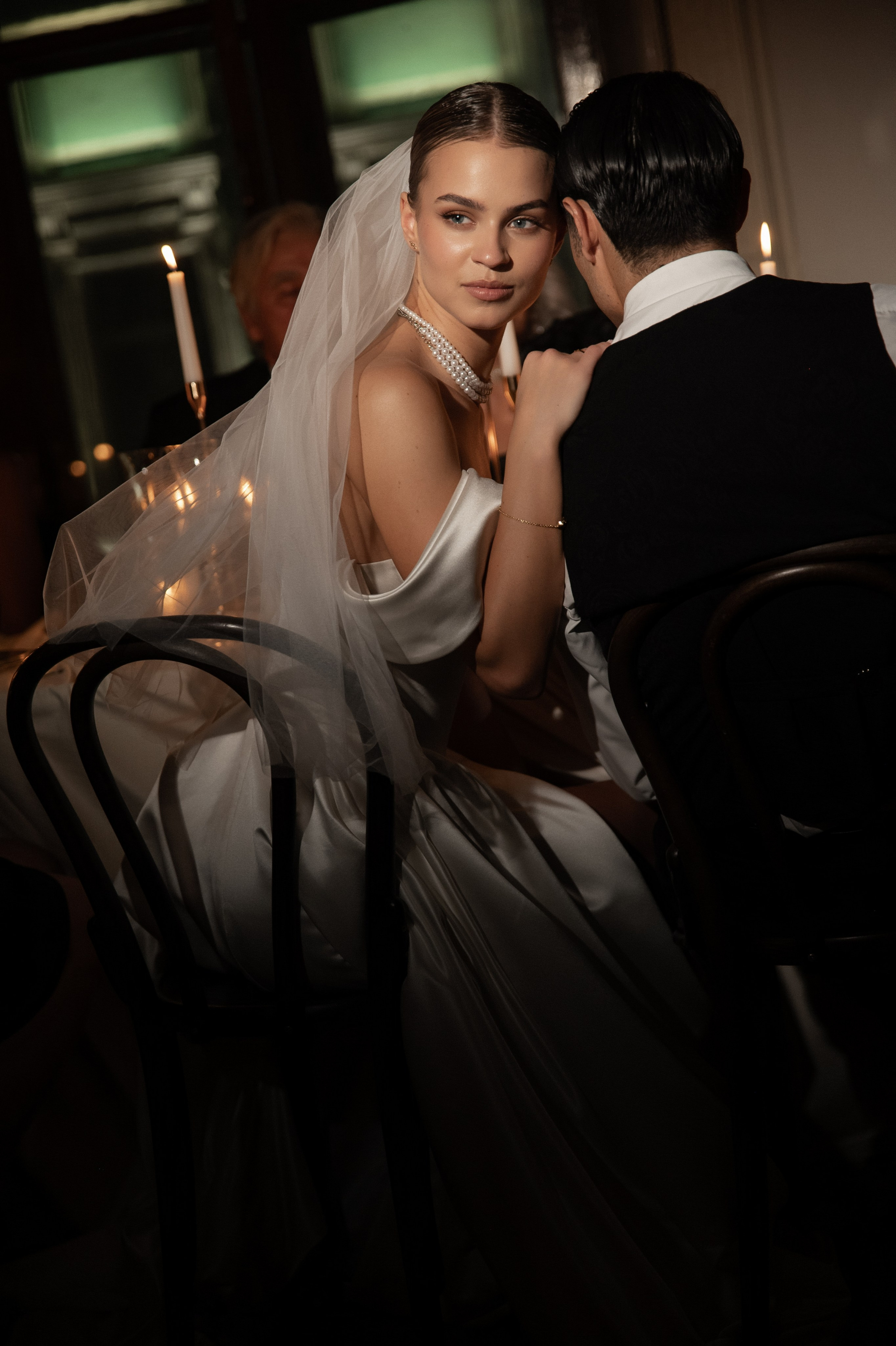 Камерный свадебный ужин при свечах в старинном особняке в фотостудии 21. Kult. Ярослава Ерина — свадебный фотограф в Москве