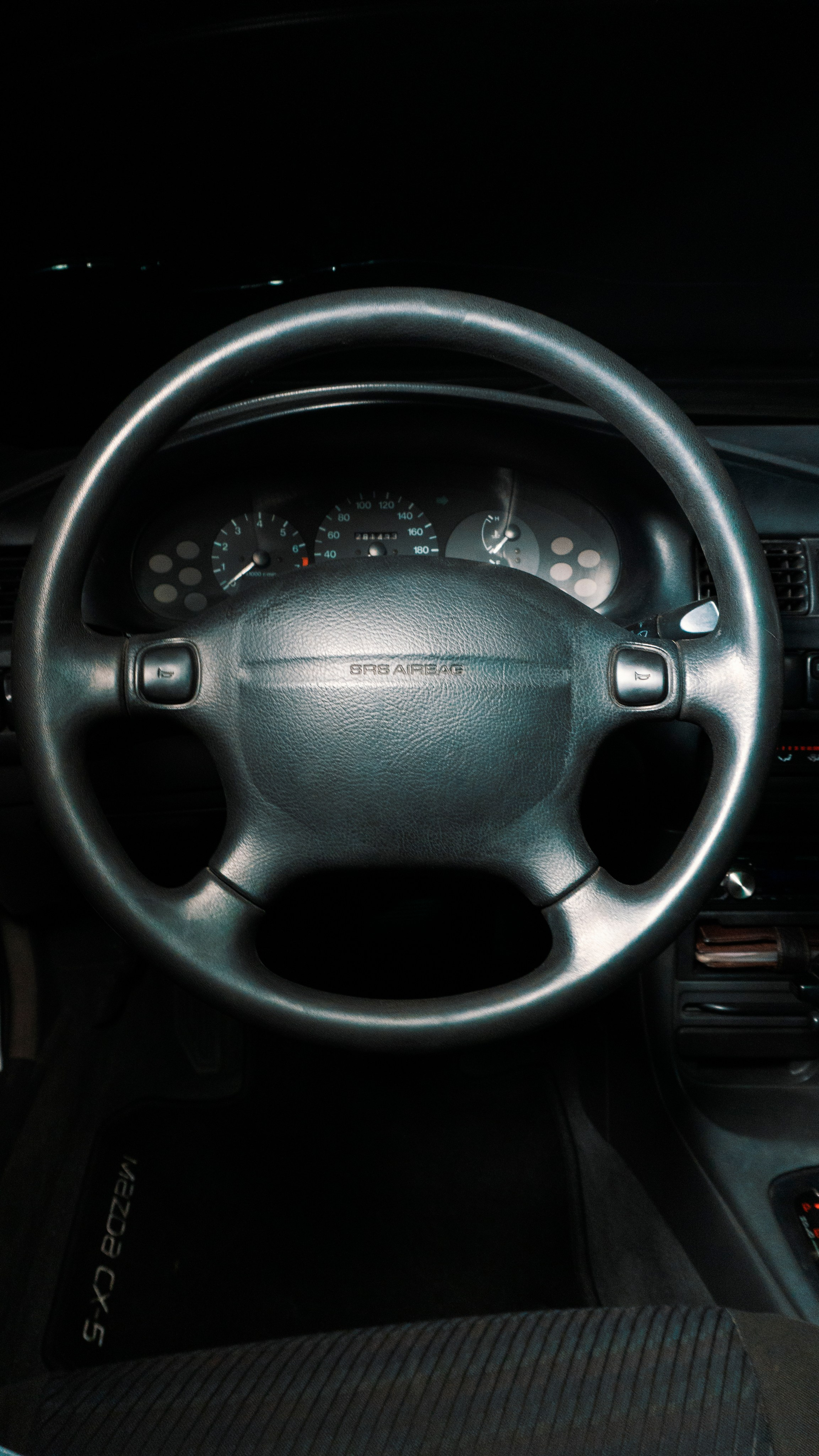 Mazda 323. Фотограф|Видеограф Александр Белов