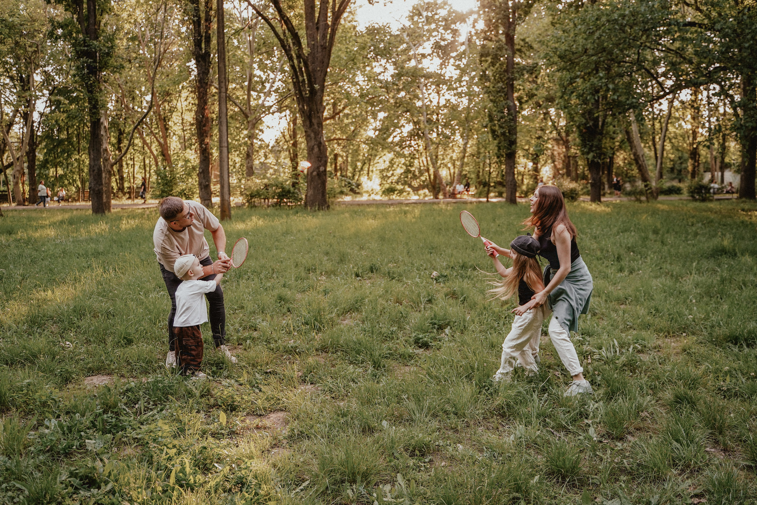 Семейная фотосессия со скейтом и самокатом. Семейный и женский фотограф в Краснодаре Анастасия Приймак