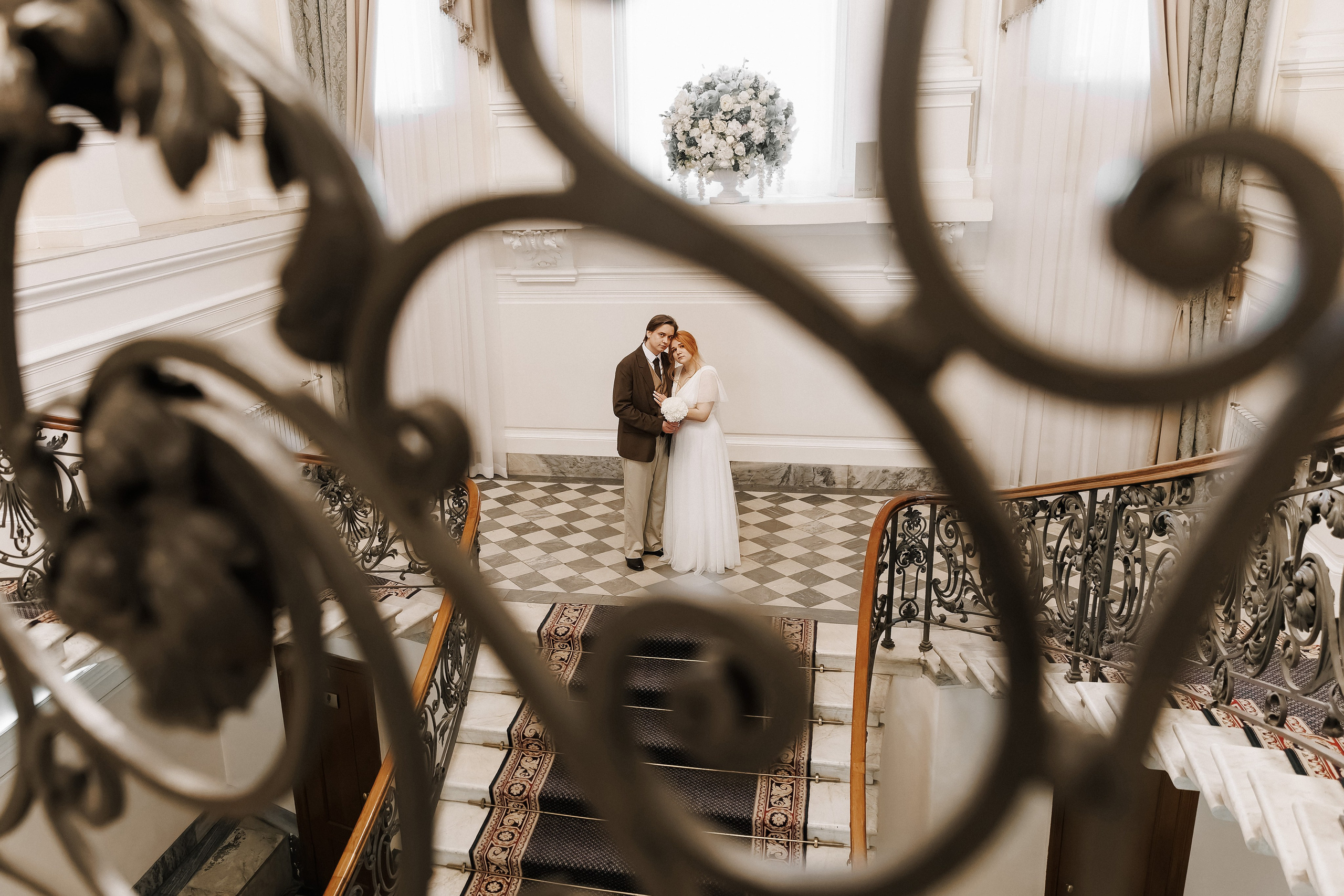 Полина и Максим — съемка в ЗАГСе. Свадебный и портретный фотограф в Санкт-Петербурге Анна Демьянова