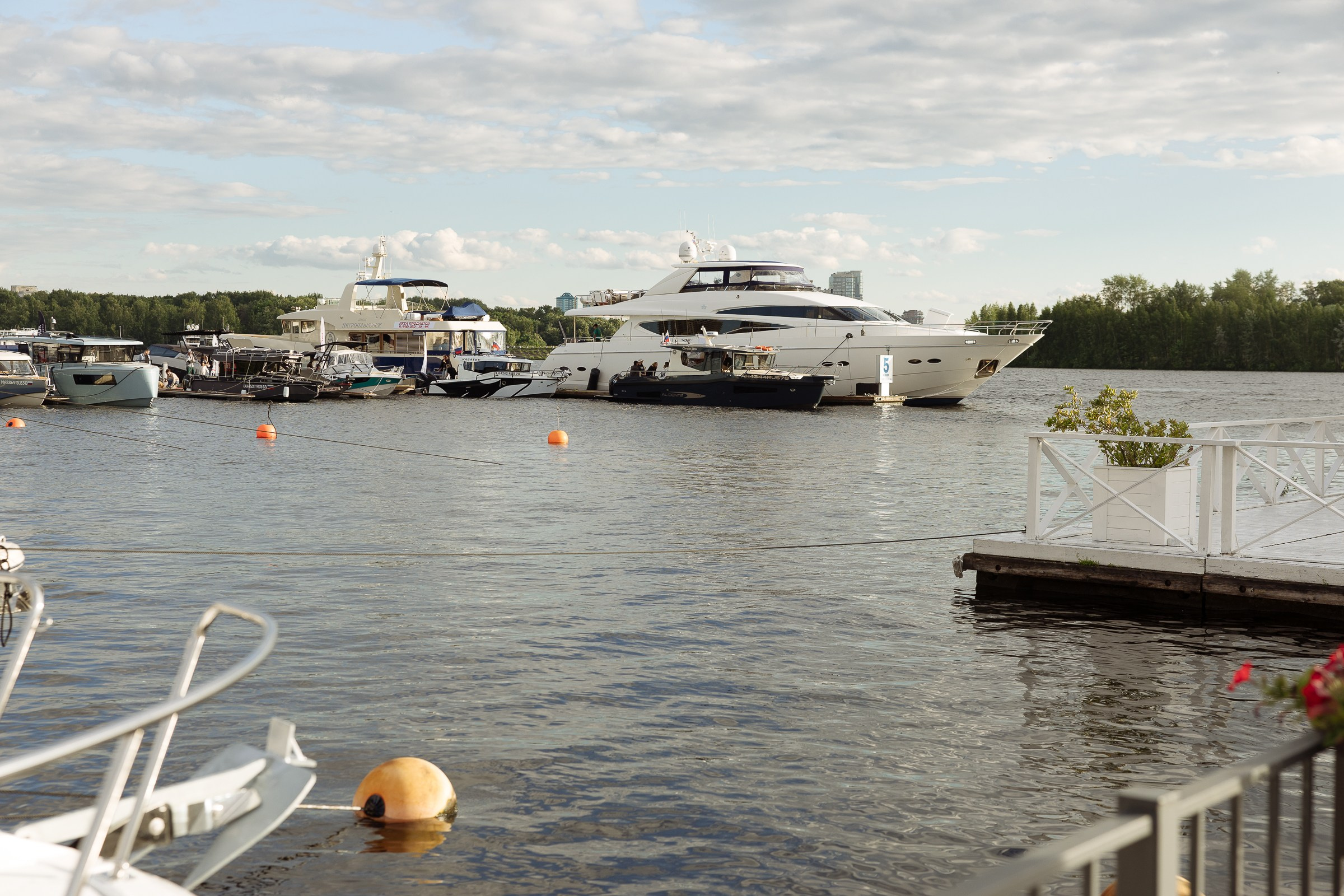 Выставка яхт и катеров. Ryal Yacht Club. Фотограф в Москве