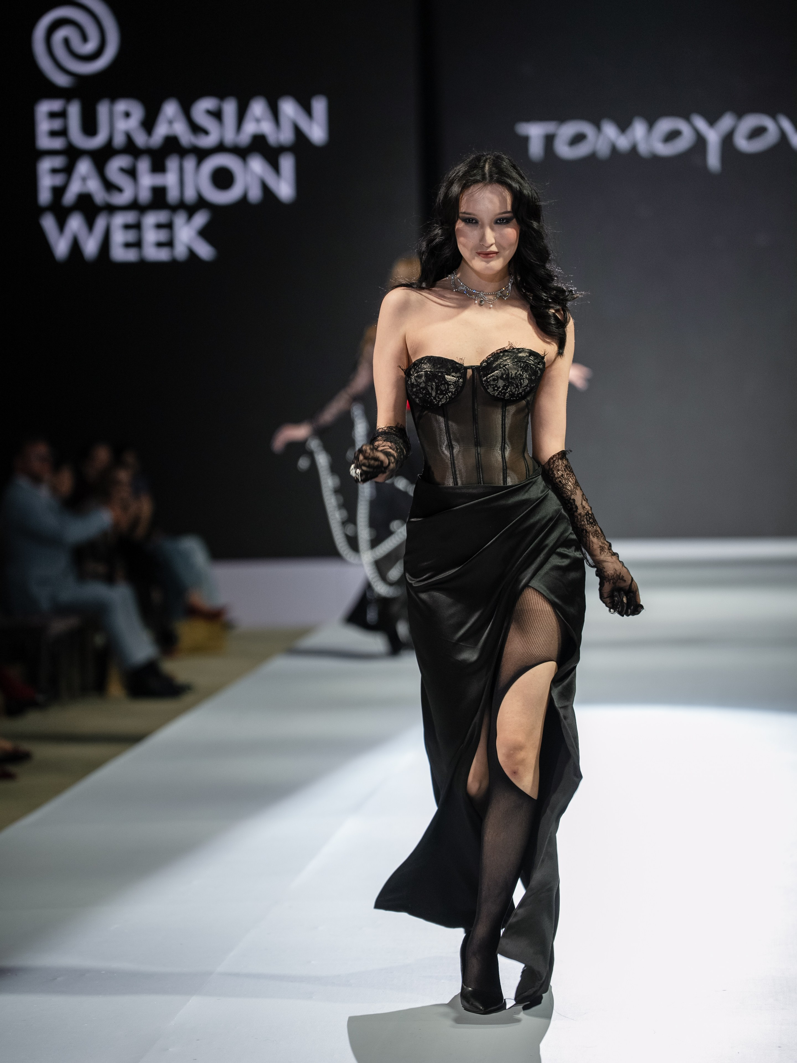 Eurasia Fashion Week Tomoyov. Сайт Алматинского НЮ АРТ, будуар и фэшн фотографа Дениса Карпенко