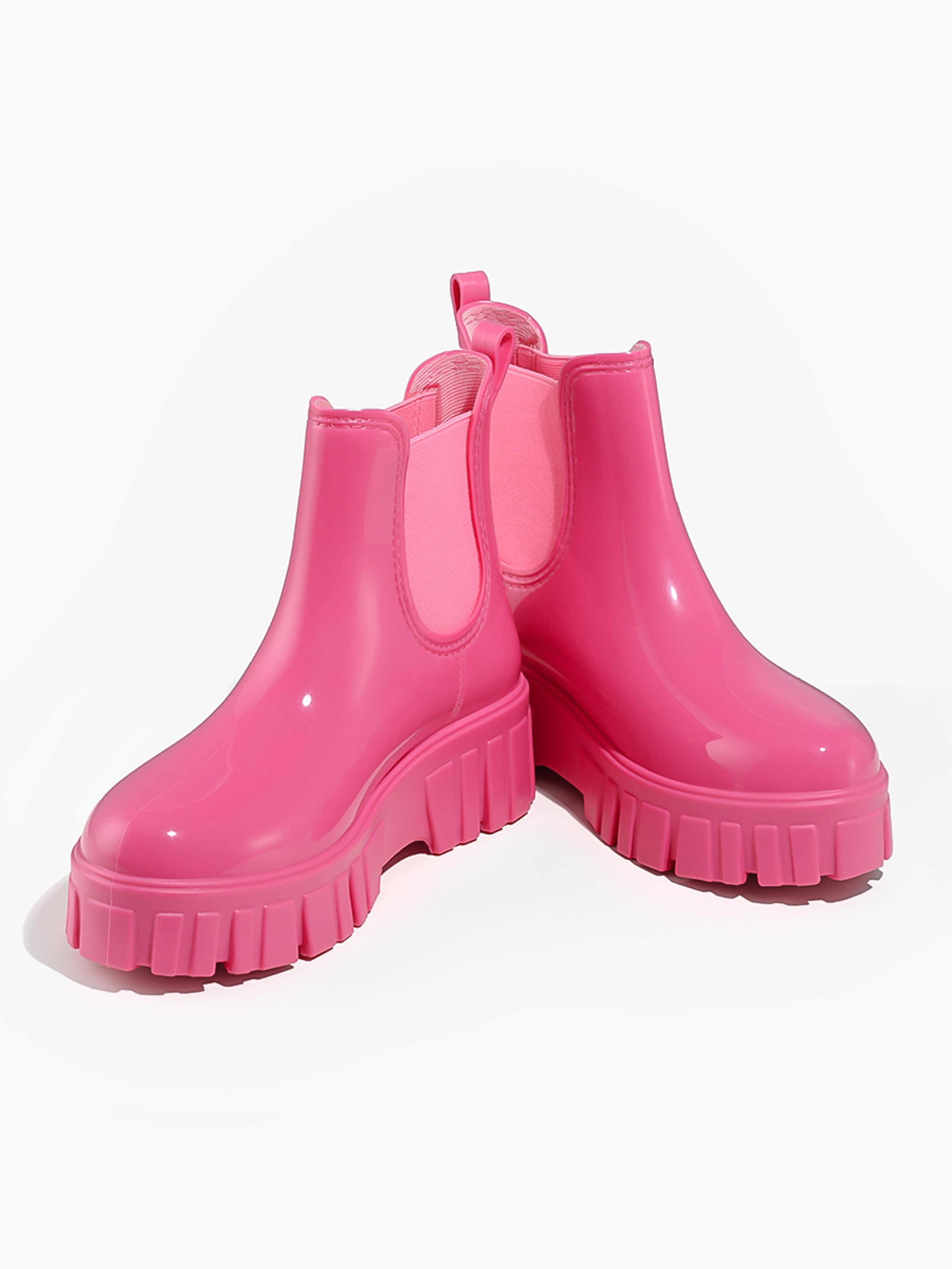 Обувь. Предметный фотограф, инфографика и видео в Санкт-Петербурге