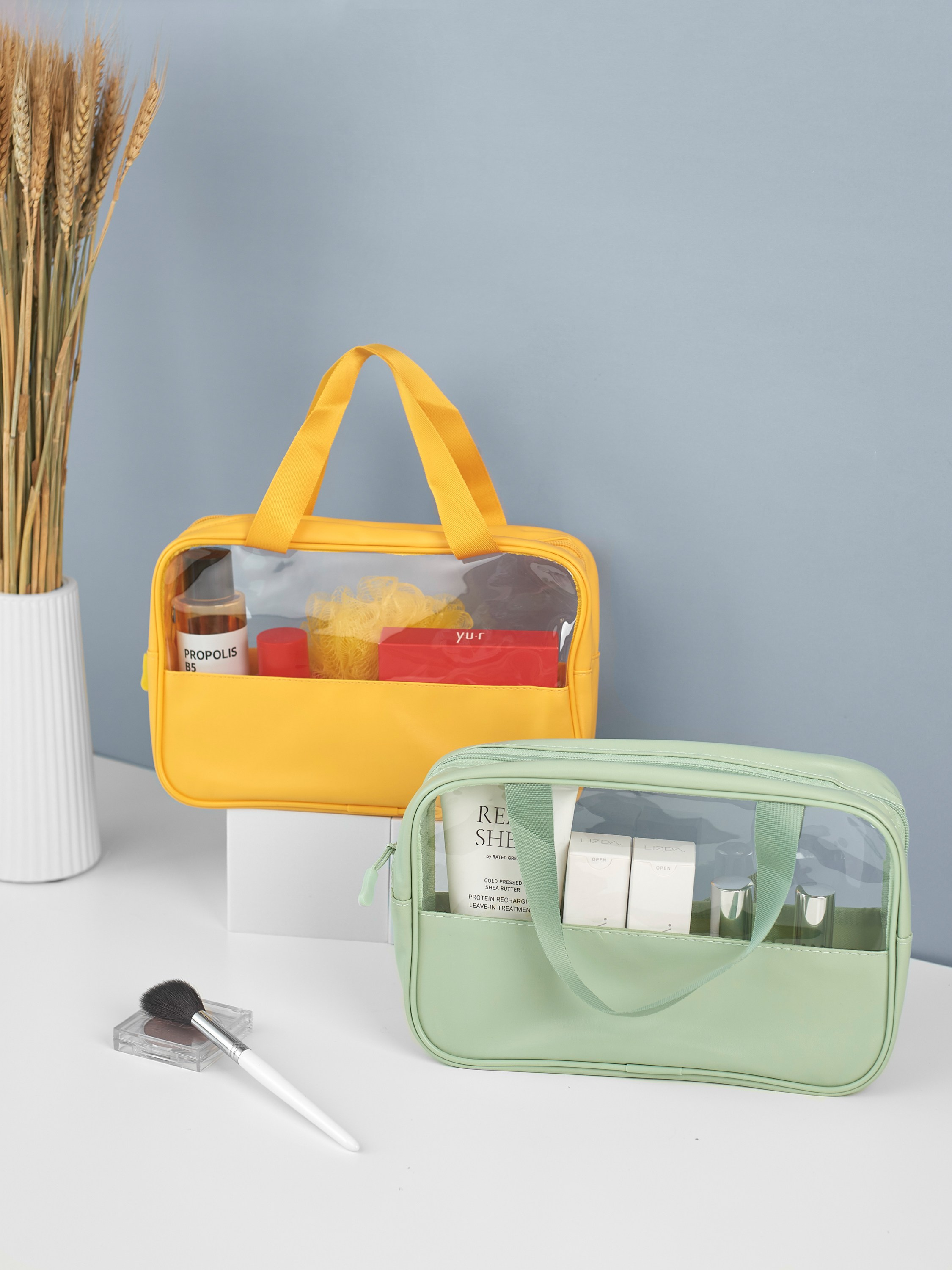 Косметички. Предметный фотограф, инфографика и видео в Санкт-Петербурге