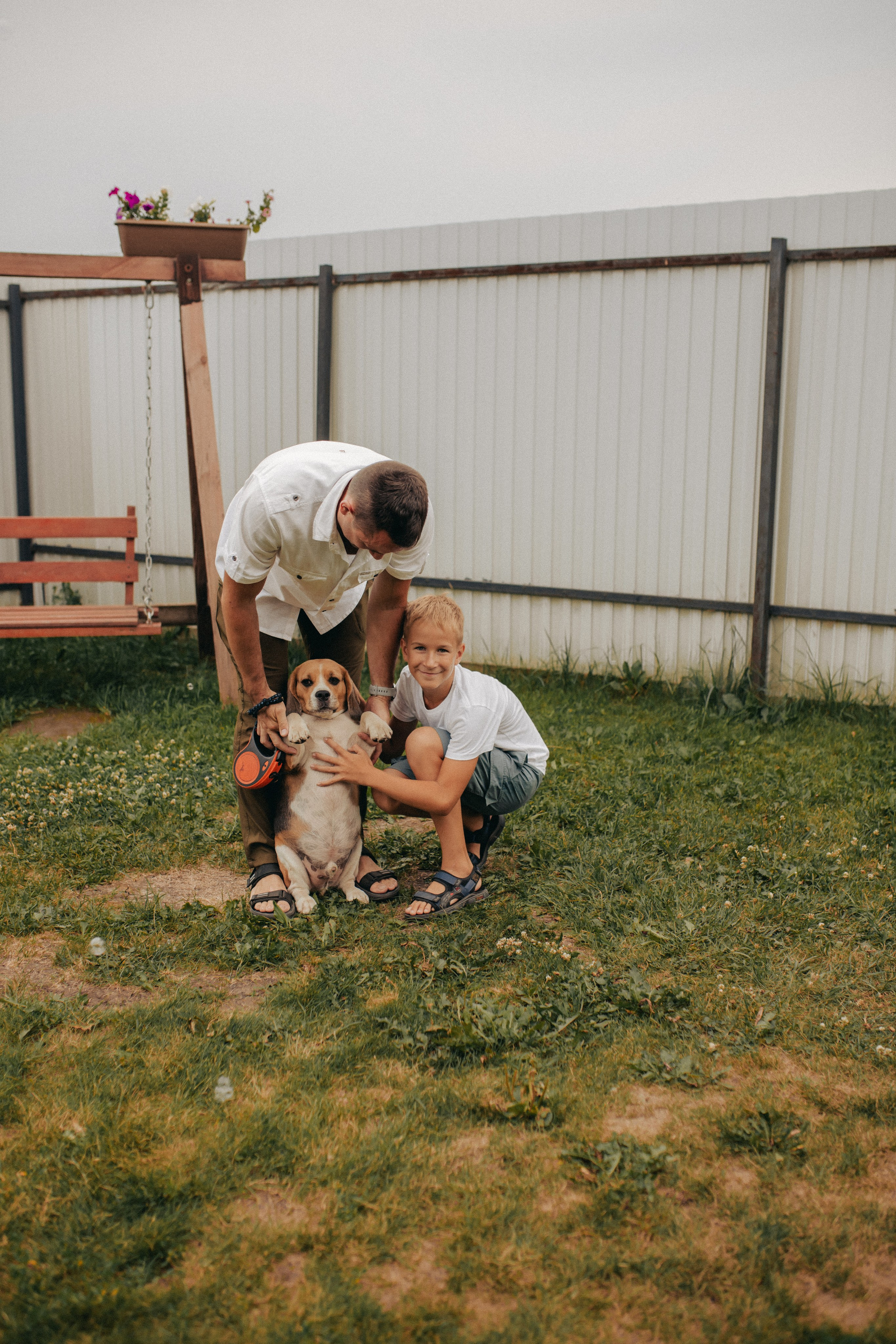 Во дворе нашего дома. Свадебный фотограф Новосибирск