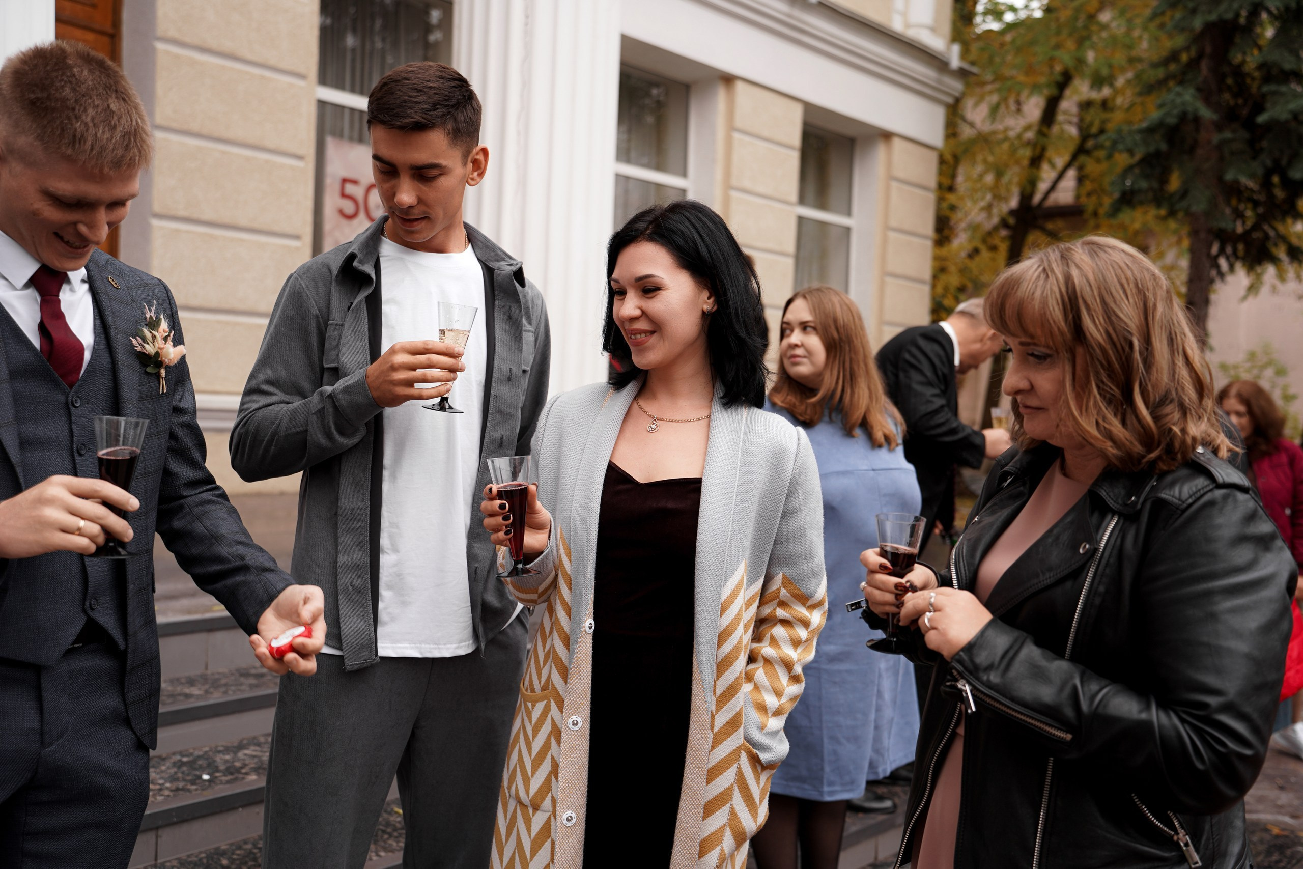 Свадебная фотосессия в Кировском ЗАГСе в Ростове-на-Дону. Фотограф Алёна Чёботова. Свадебный фотограф в Ростове-на-Дону. Таинство Крещения и Венчания, семейные фотосессии. Алёна Чёботова