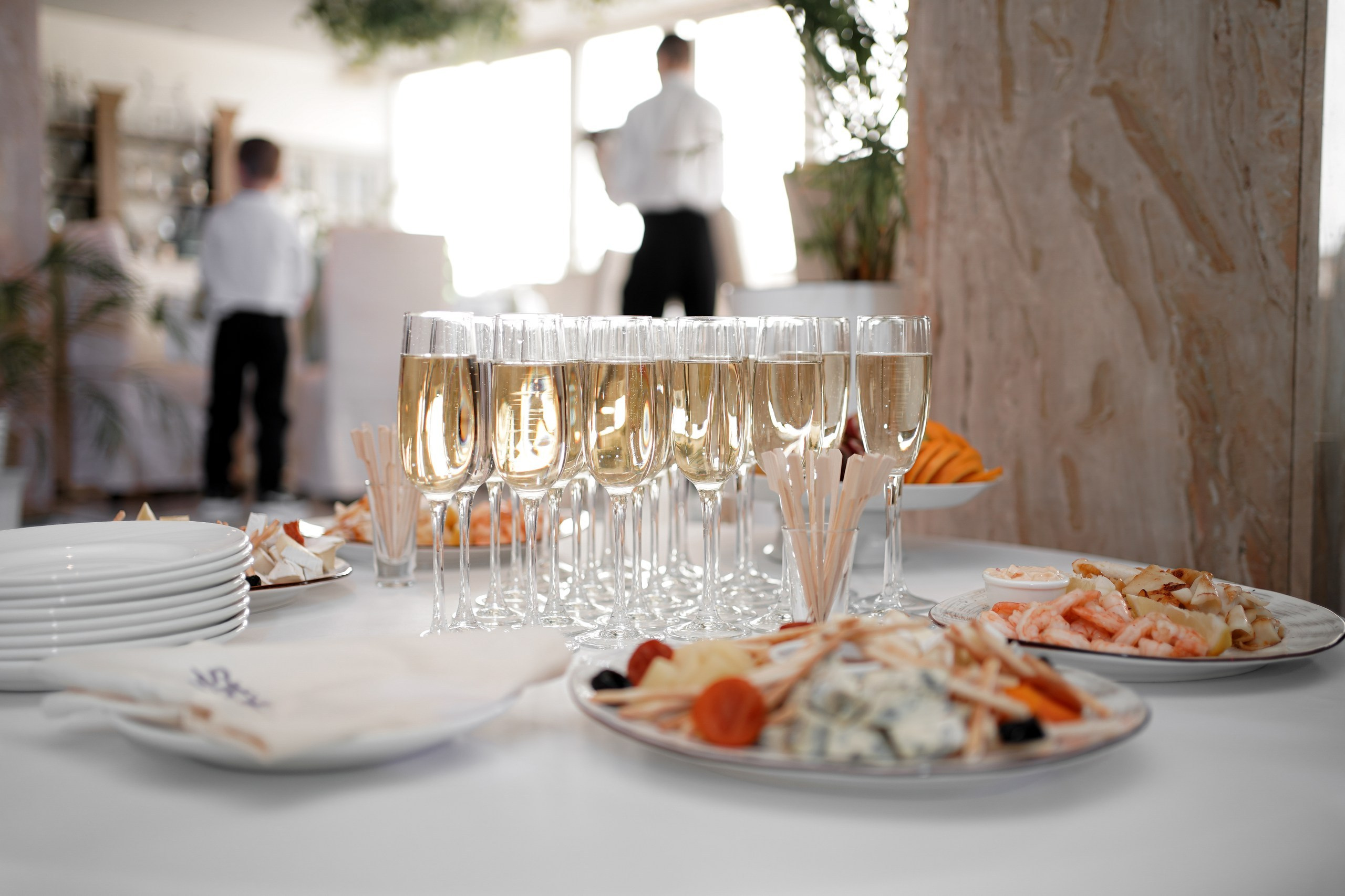 Фотограф на свадебный банкет в Ростове-на-Дону. Свадебный фотограф в Ростове-на-Дону. Таинство Крещения и Венчания, семейные фотосессии. Алёна Чёботова