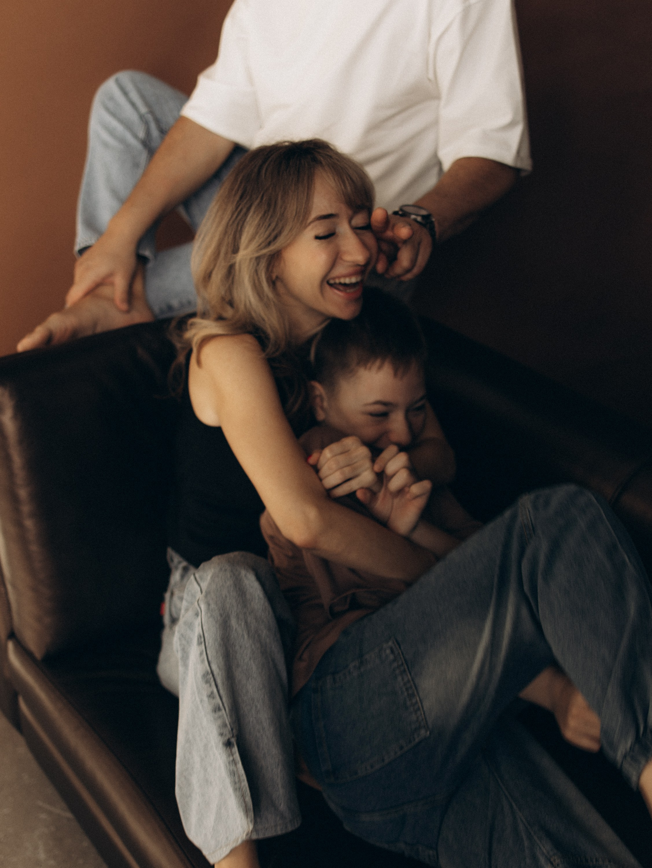 Игорь, Виктория и Макс — зал Натура. Семейный фотограф в Краснодаре Храмова Анна