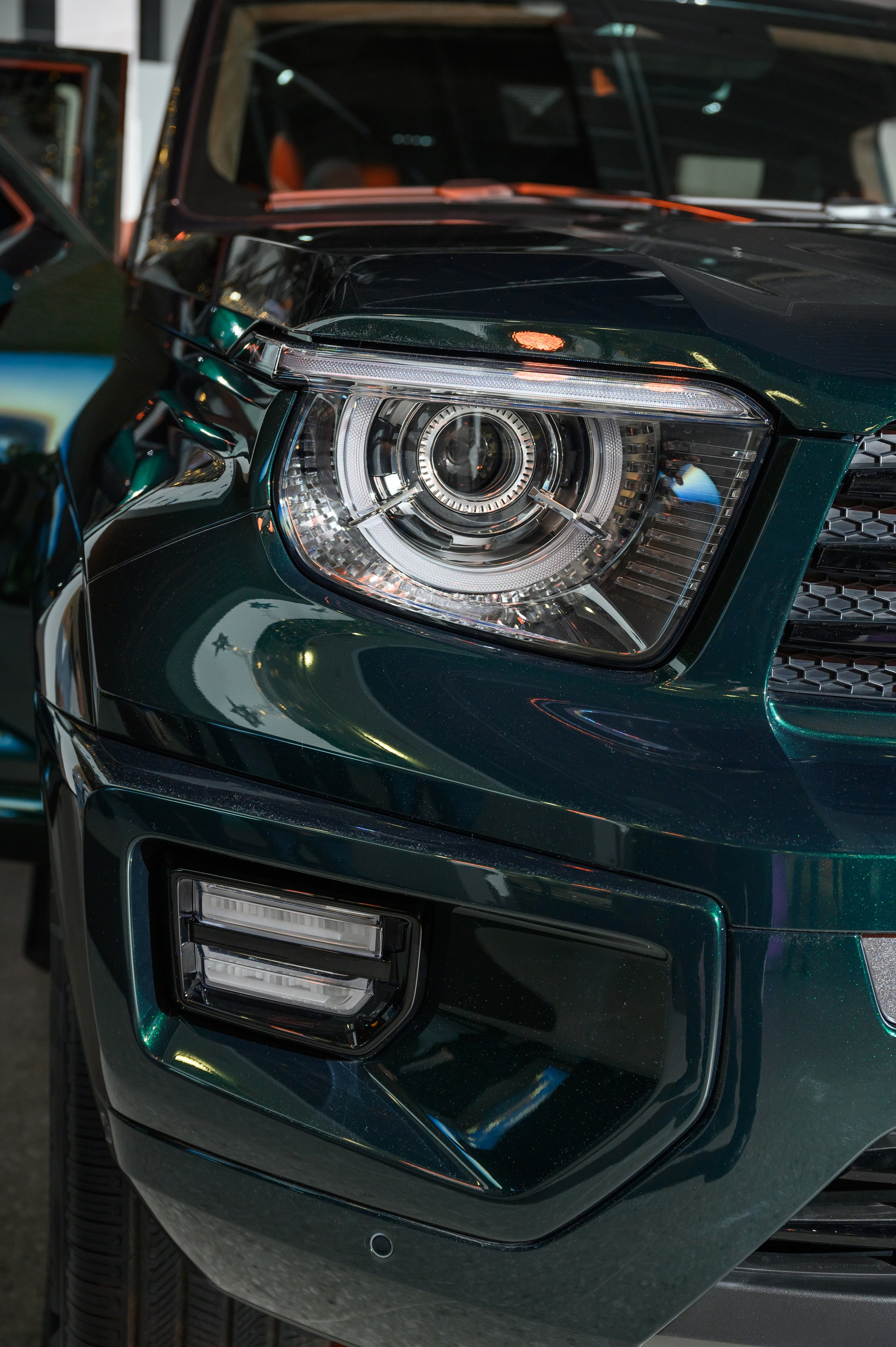 Автосалон Танк. Свадебный фотограф Москва Юрий Кульман