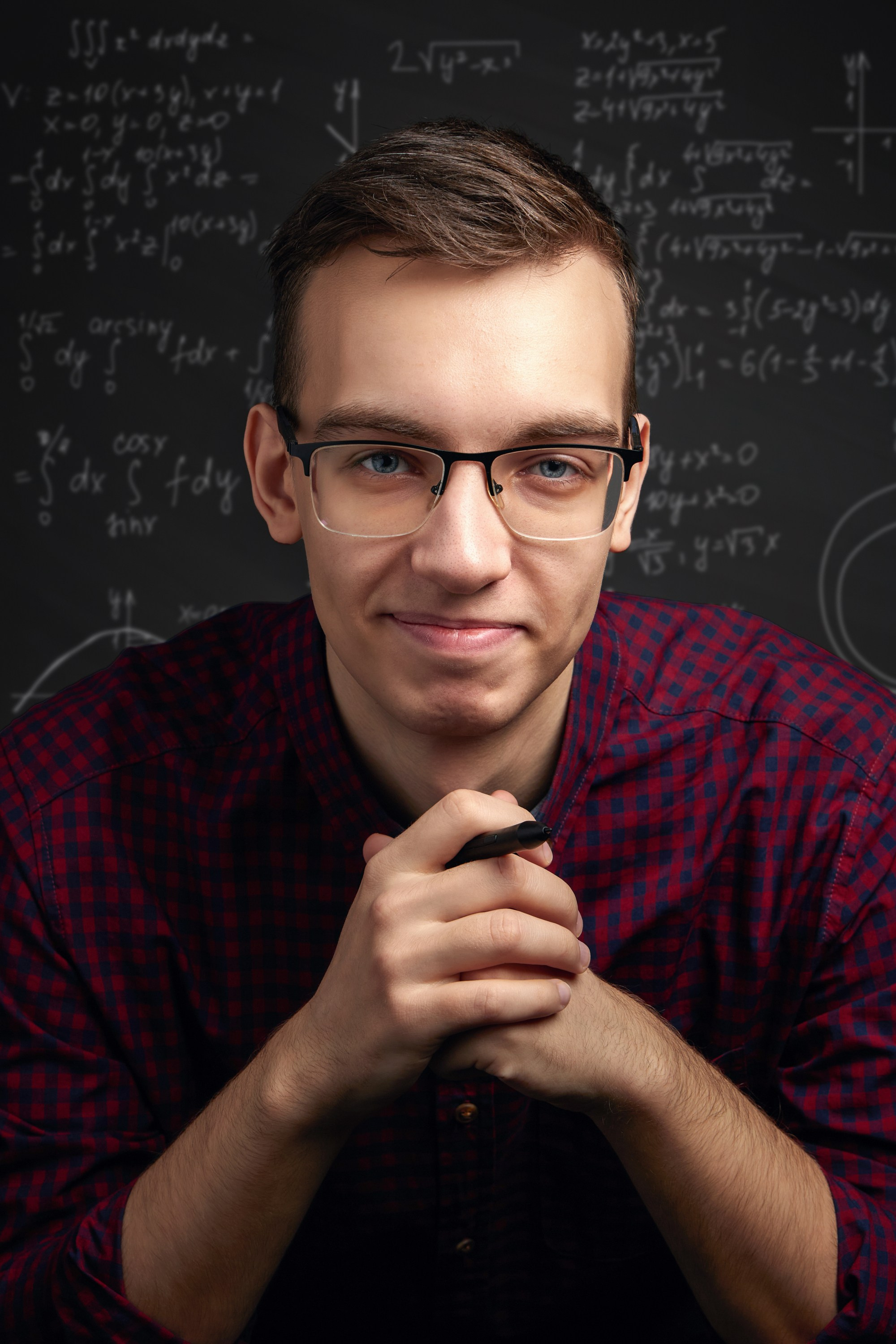 Сделать фото в деловом стиле Зеленограде, бизнес портрет, деловой портрет, фото для резюме. Фото на документы в Зеленограде. Фото на паспорт. Портретная фотостудия ЛукБук. Деловой портрет. Семейный портрет. Предметная фотосъемка