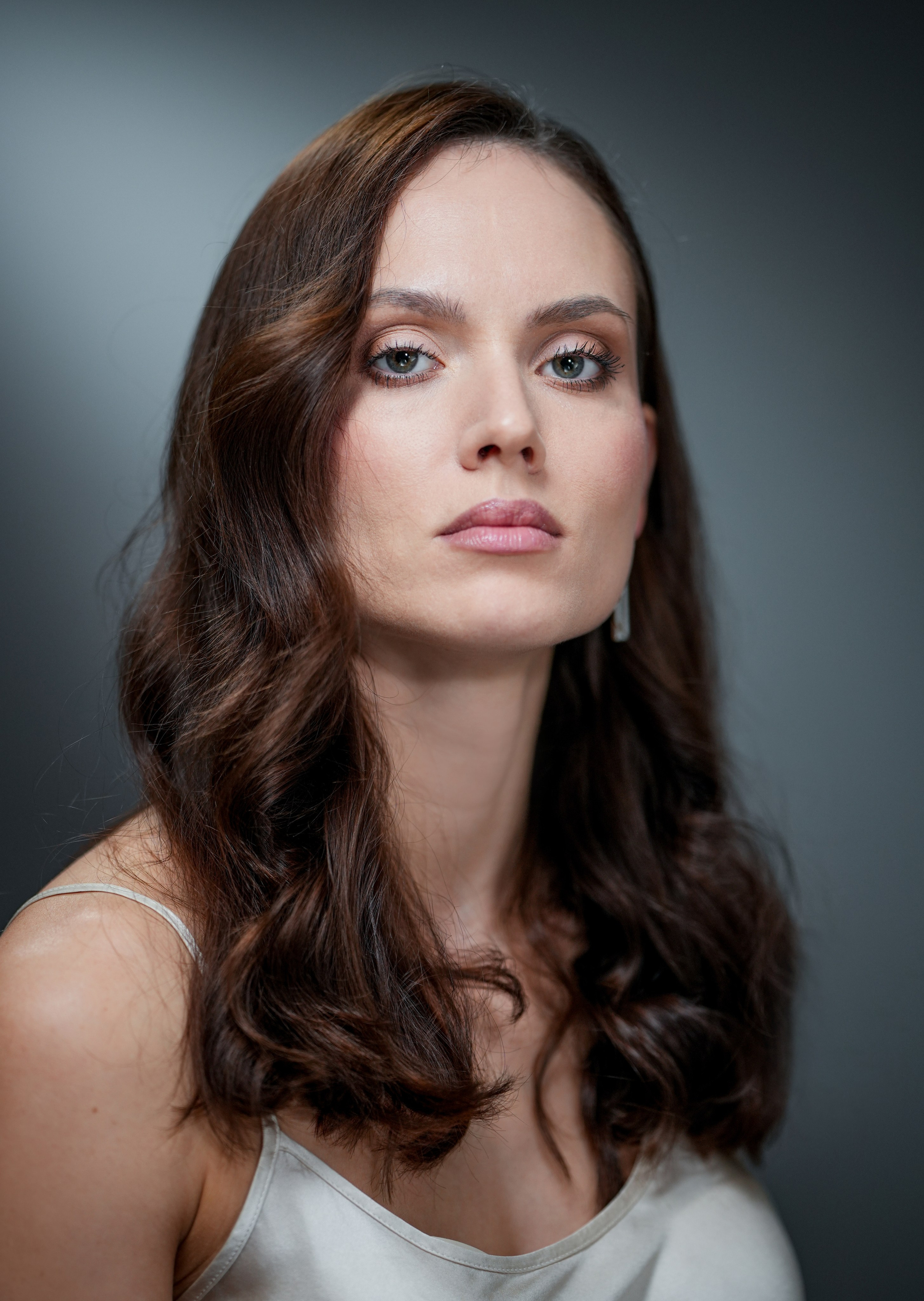 Актриса Саша Сапегина. Портретная съемка в Москве, студийный фотограф Игорь Фомин