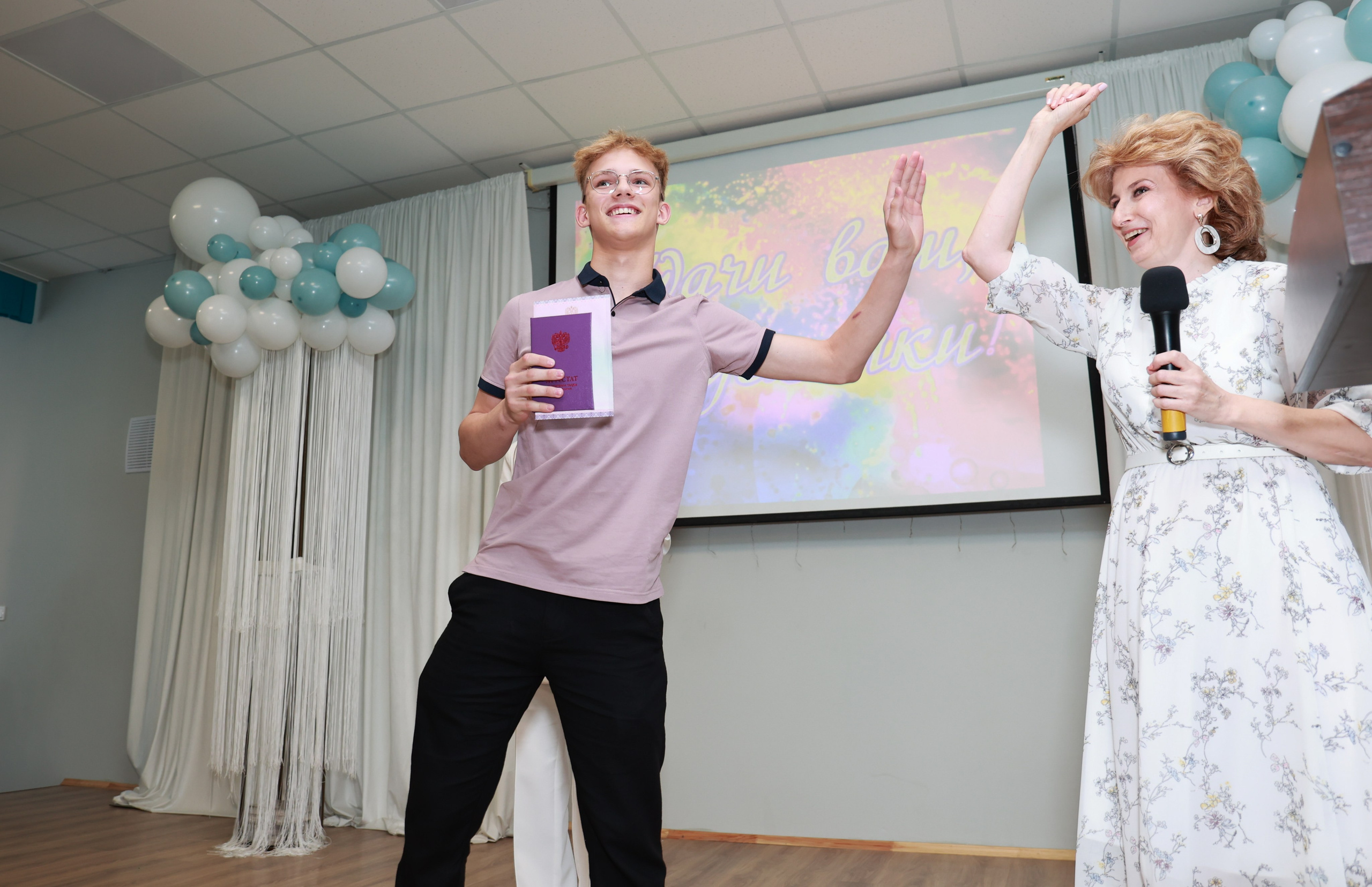 Вручение аттестатов СОШ 42 (2025г). Детский семейный фотограф Краснодар