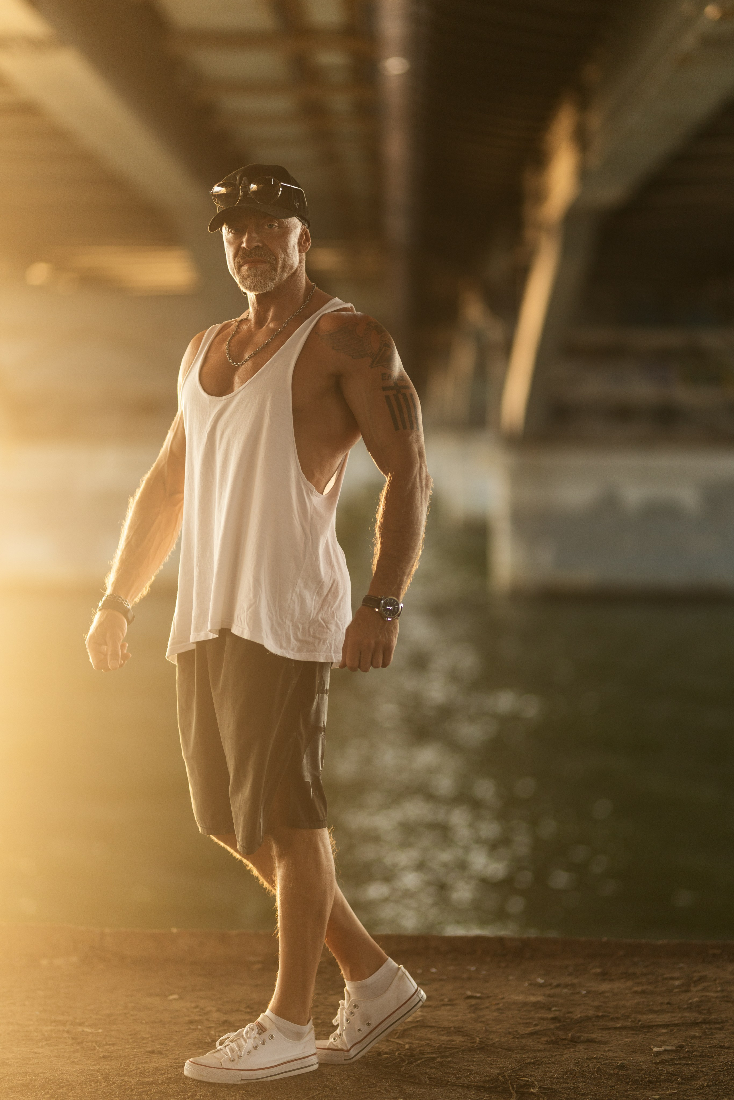 Фотосет на улице и спортплощадке с Александром для контента. Дмитрий Шульгин, портретный фотограф в Воронеже