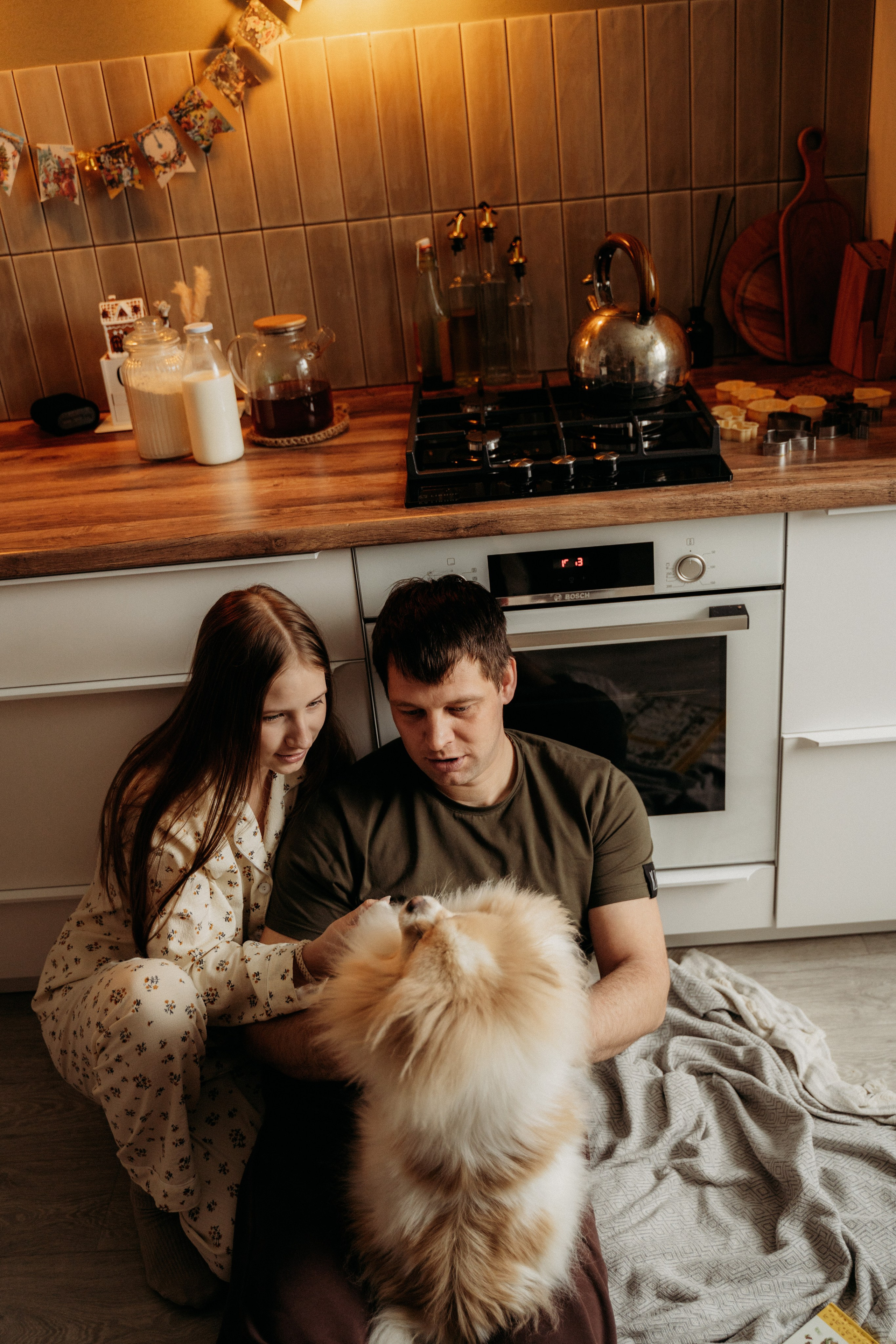 Семья на кухне