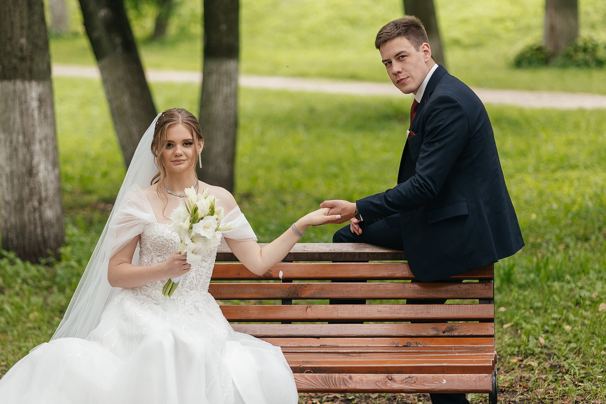 скамейка для молодых