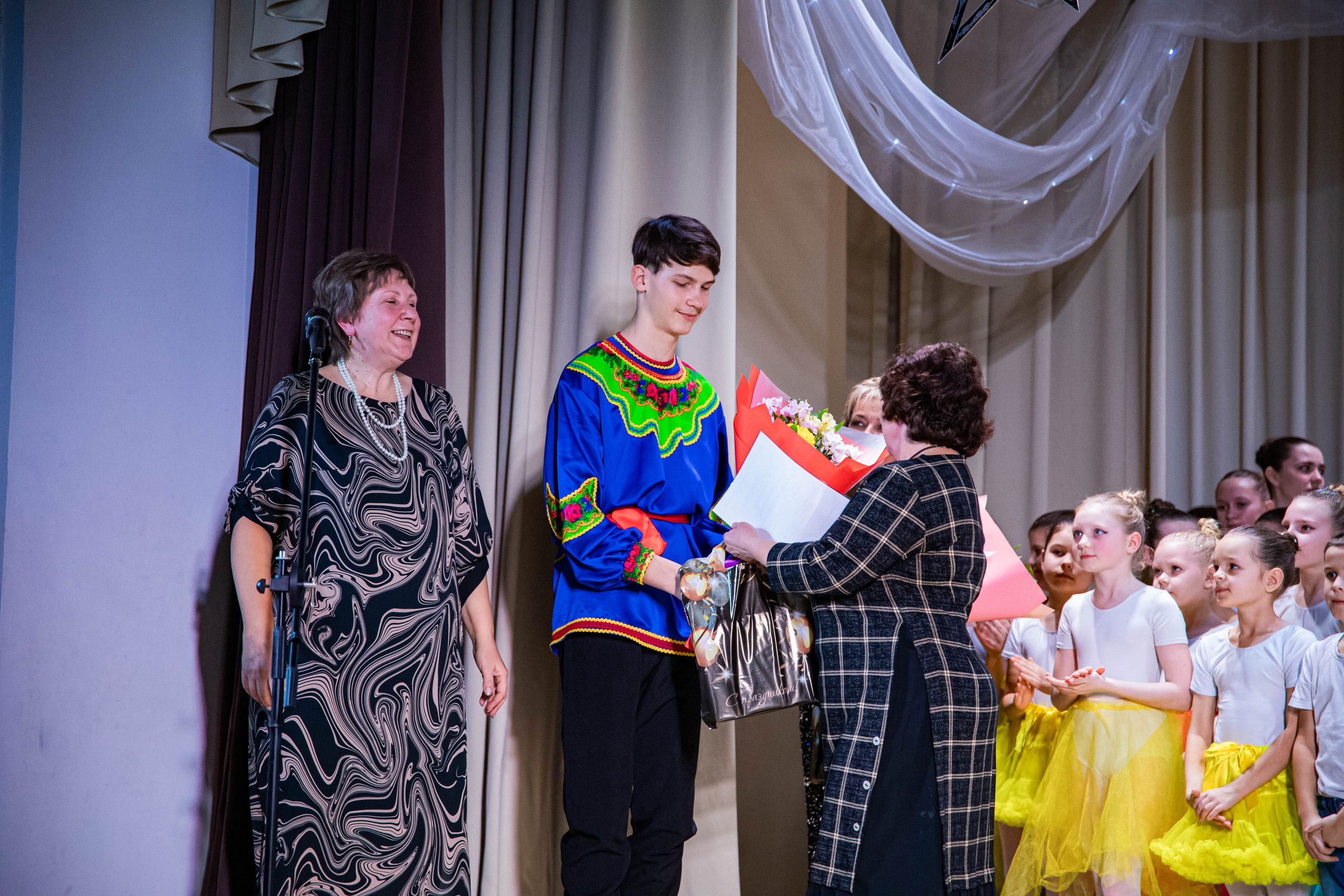 «Конфетти» Юбилейный концерт «Твори Добро». Фотограф Дарья Маташкова