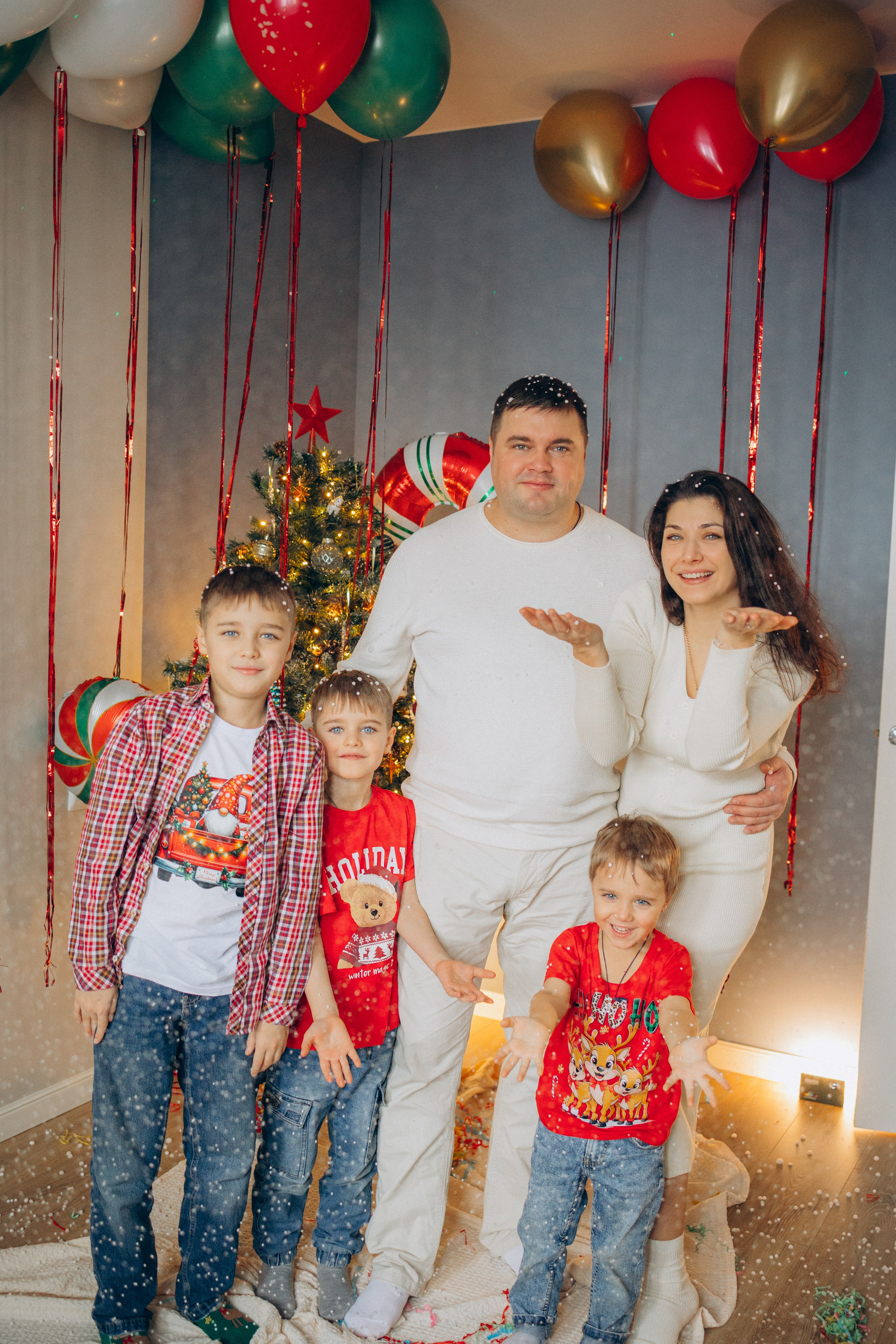 Семья — это тепло объятий и свет улыбок!. Фотограф Москва Светлана Кирюшина