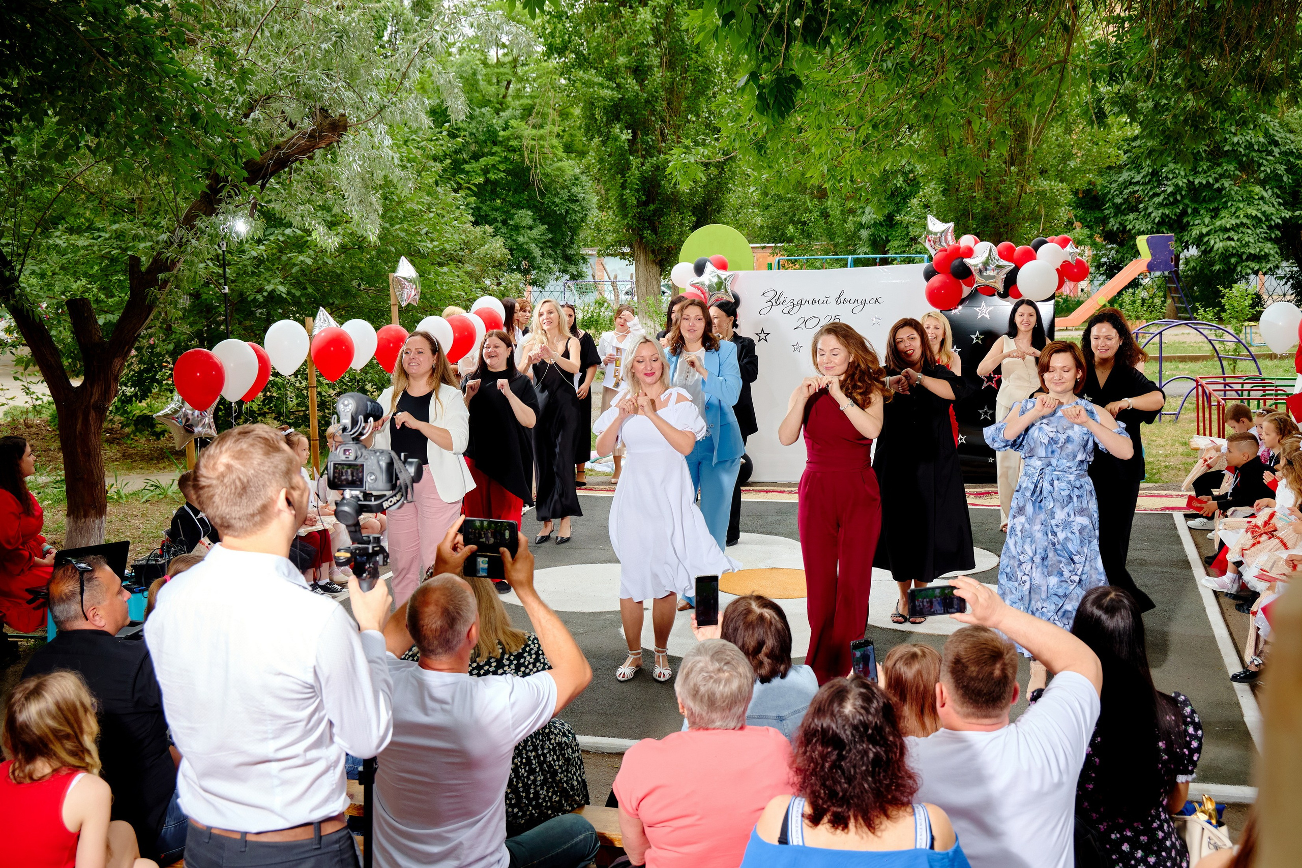Выпускной 45 сад. Фотограф Выпускные альбомы Таганрог Сергей Коробченко