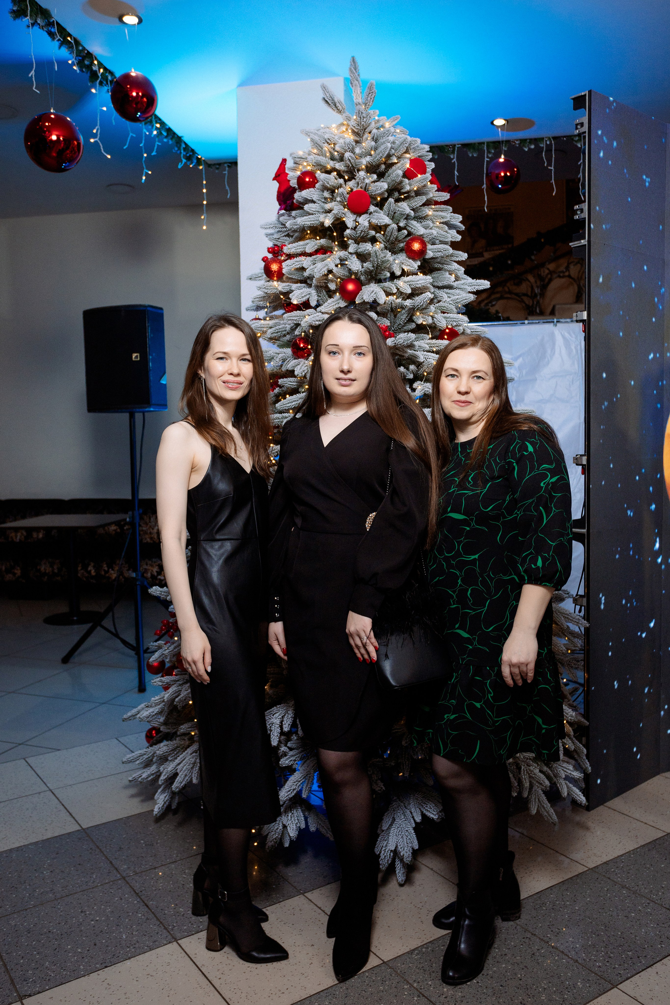 РЕПОРТАЖ: НОВЫЙ ГОД В ДК МЕТАЛЛУРГ. Профессиональный фотограф в Ижевске Леша Петров