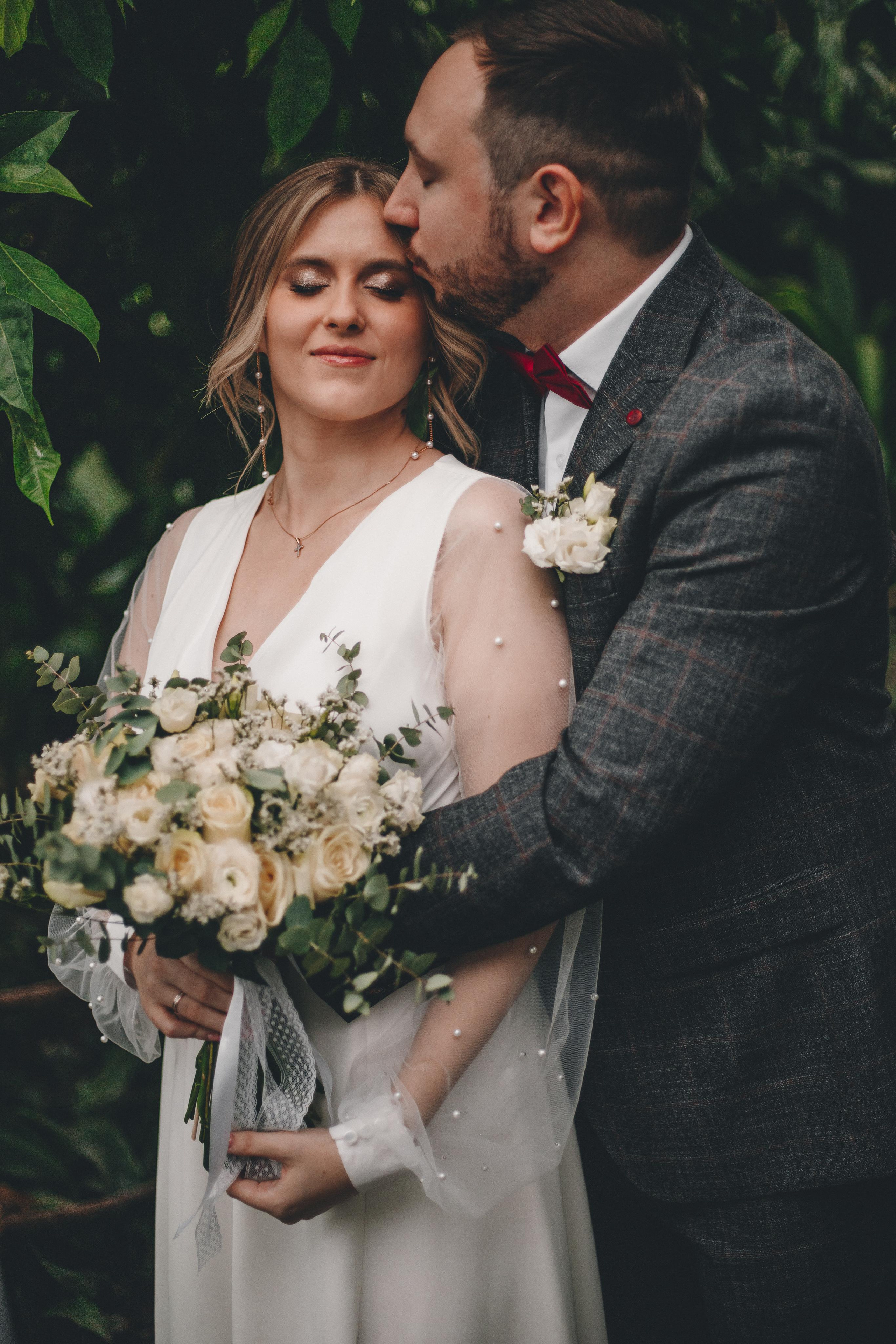 Свадебная фотосессия в Ботаническом саду Кемерово. Семейный и женский фотограф Кемерово Мария Степ