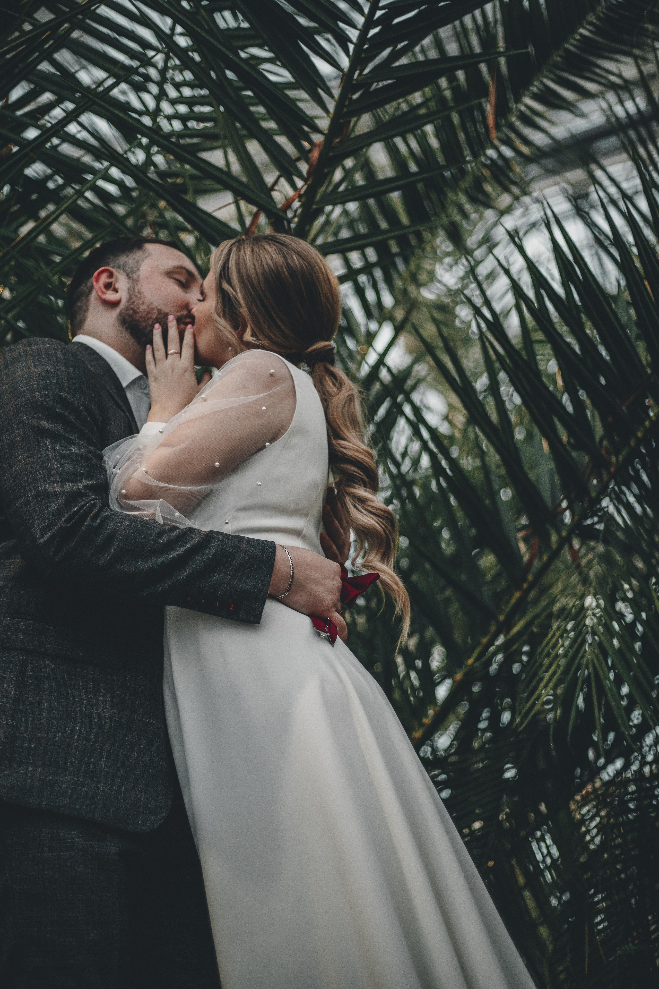 Свадебная фотосессия в Ботаническом саду Кемерово. Семейный и женский фотограф Кемерово Мария Степ