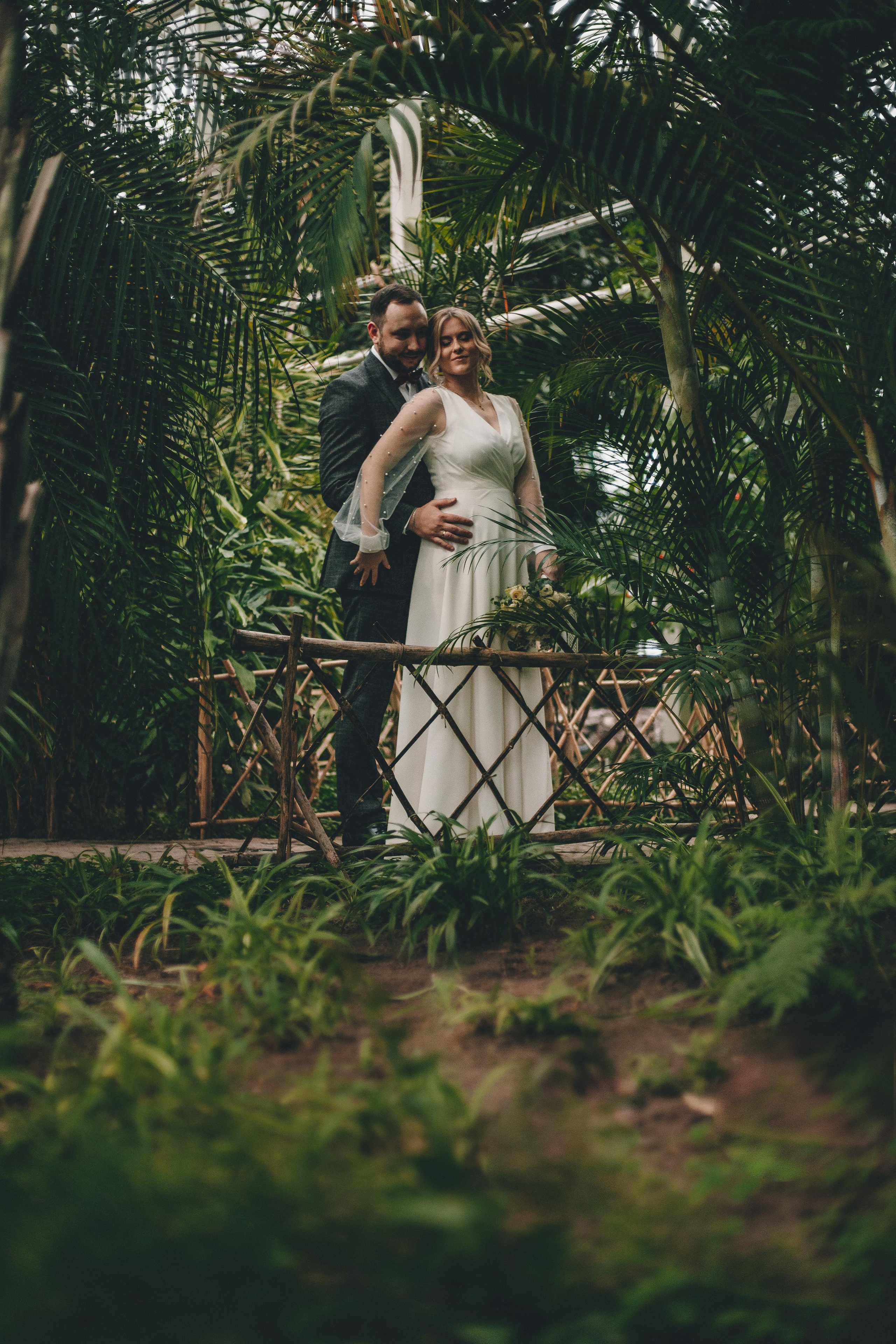 Свадебная фотосессия в Ботаническом саду Кемерово. Семейный и женский фотограф Кемерово Мария Степ