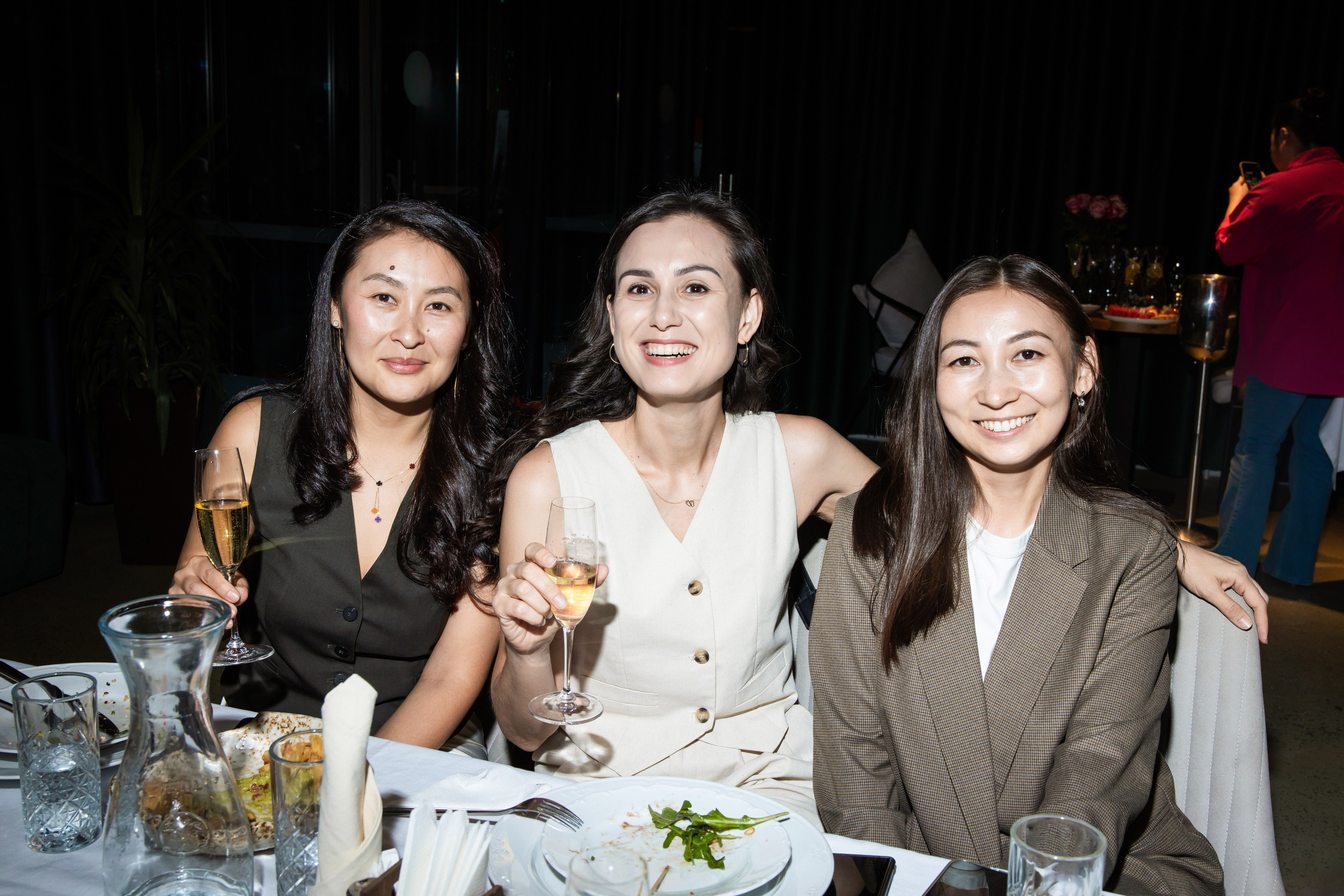 Couch. Свадебный и студийный фотограф в Алматы Ильяс Кырбаев