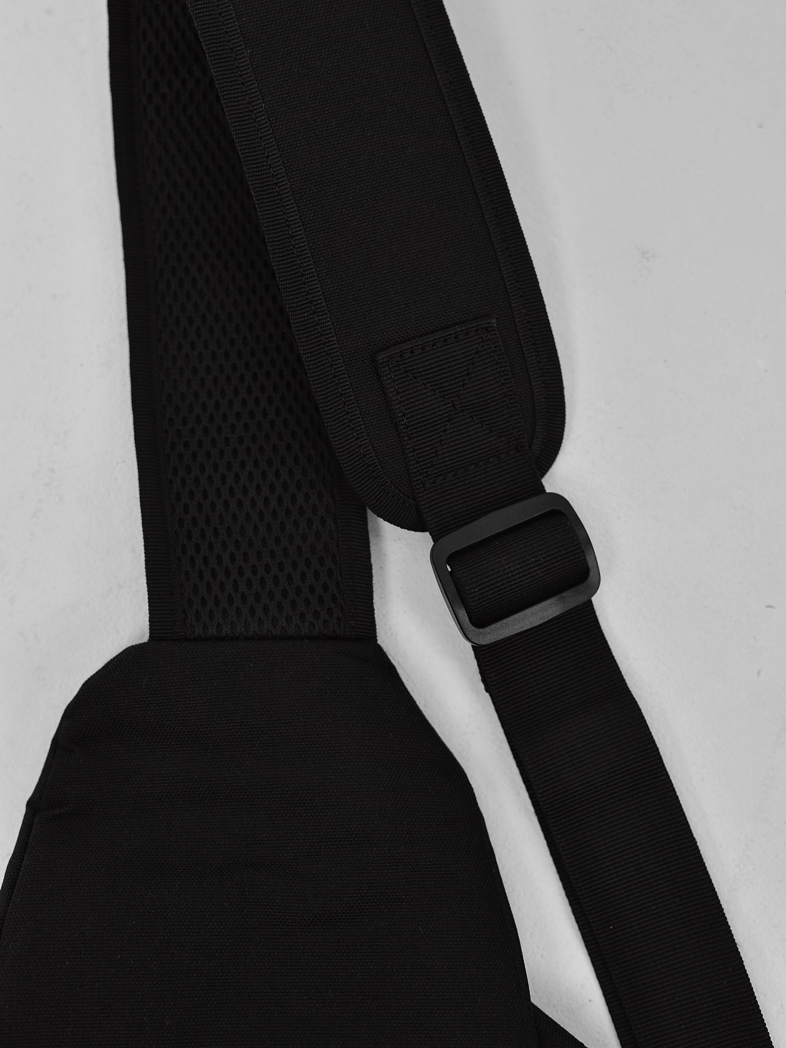 Кейс «Мужские сумки» для маркетплейсов. Фотограф Таина Комбарова