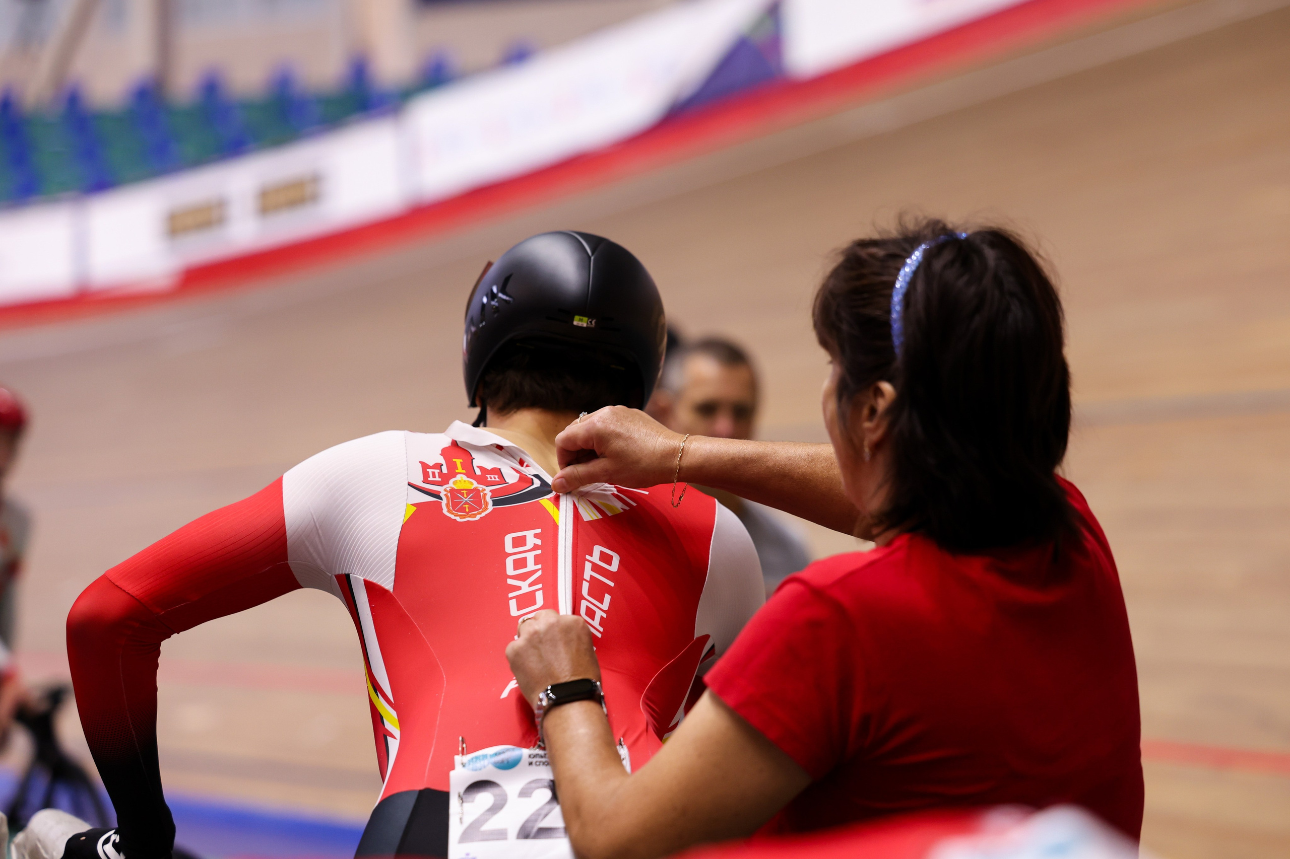 Первенство России по велосипедному спорту «трек» 16.10.2025. Спортивный и репортажный фотограф Антон Тереханов