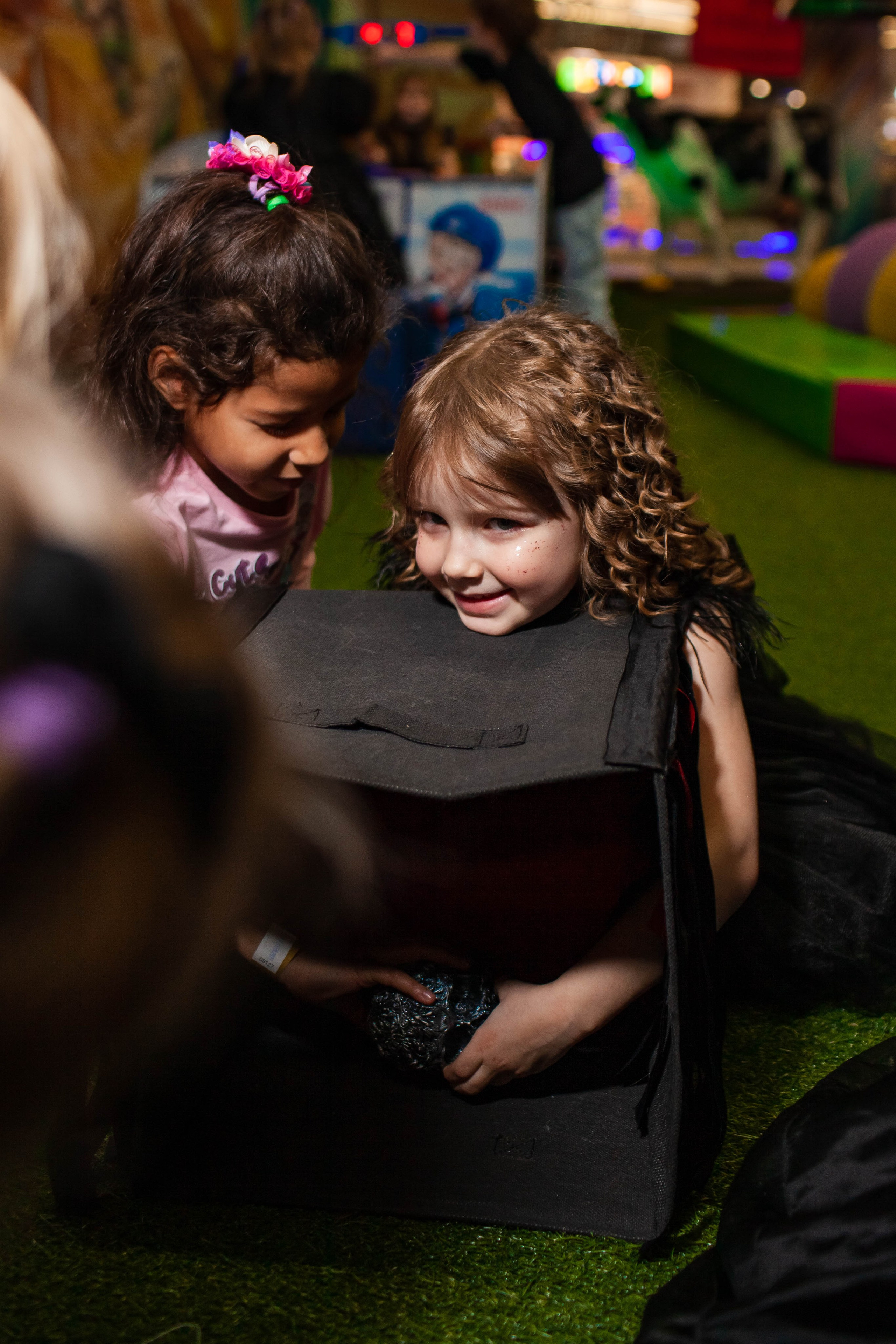 День Рождения Анечки в стиле Уэнсдей. Детский и семейный фотограф в Санкт-Петербурге Елизавета Сорокина