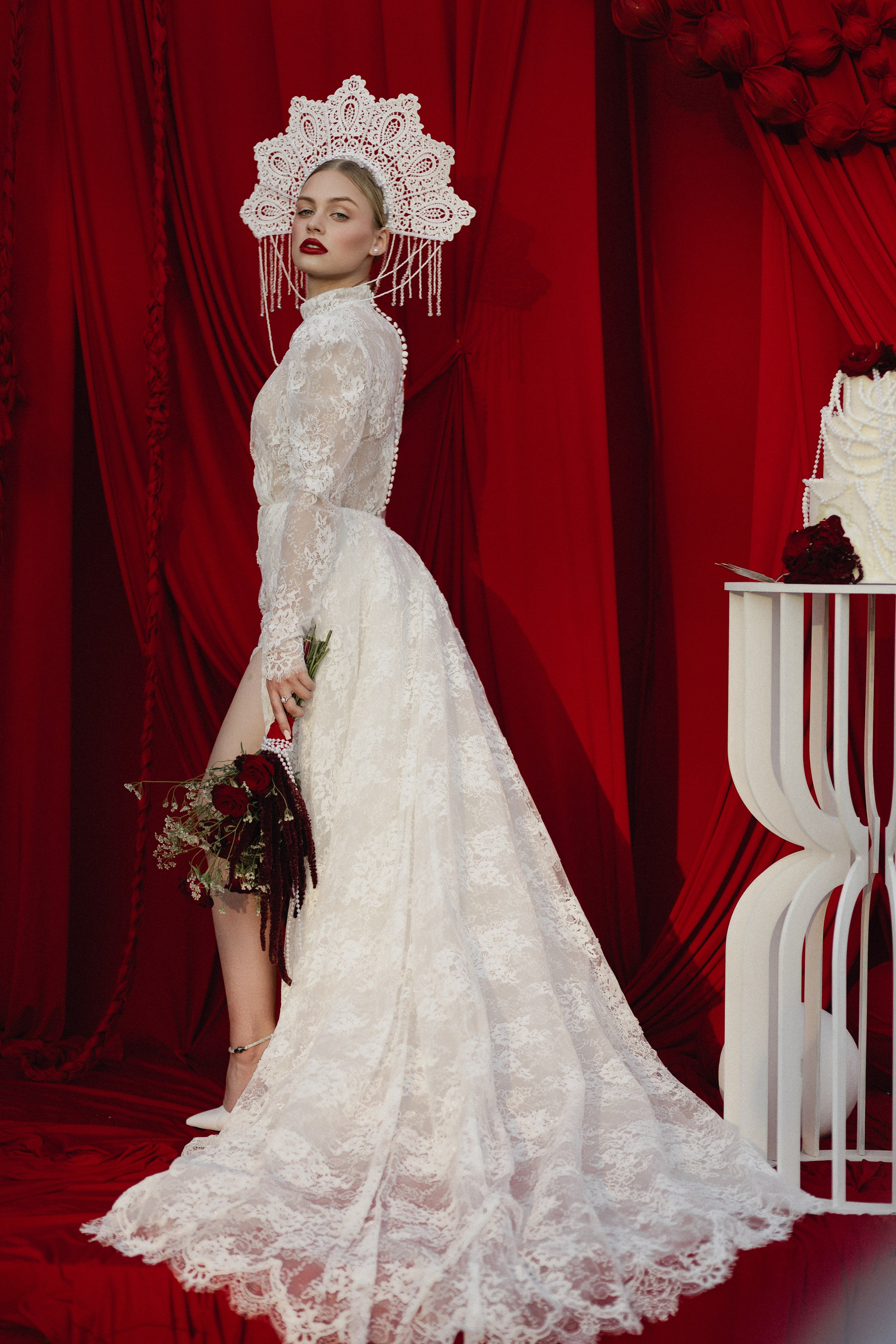 Свадебный фотограф для вашей идеальной свадьбы. Искренние эмоции, стильные кадры. Съемка в городе, на природе, в зале. Профессиональная обработка, естественная эстетика. Нежные и атмосферные фотографии для вас.