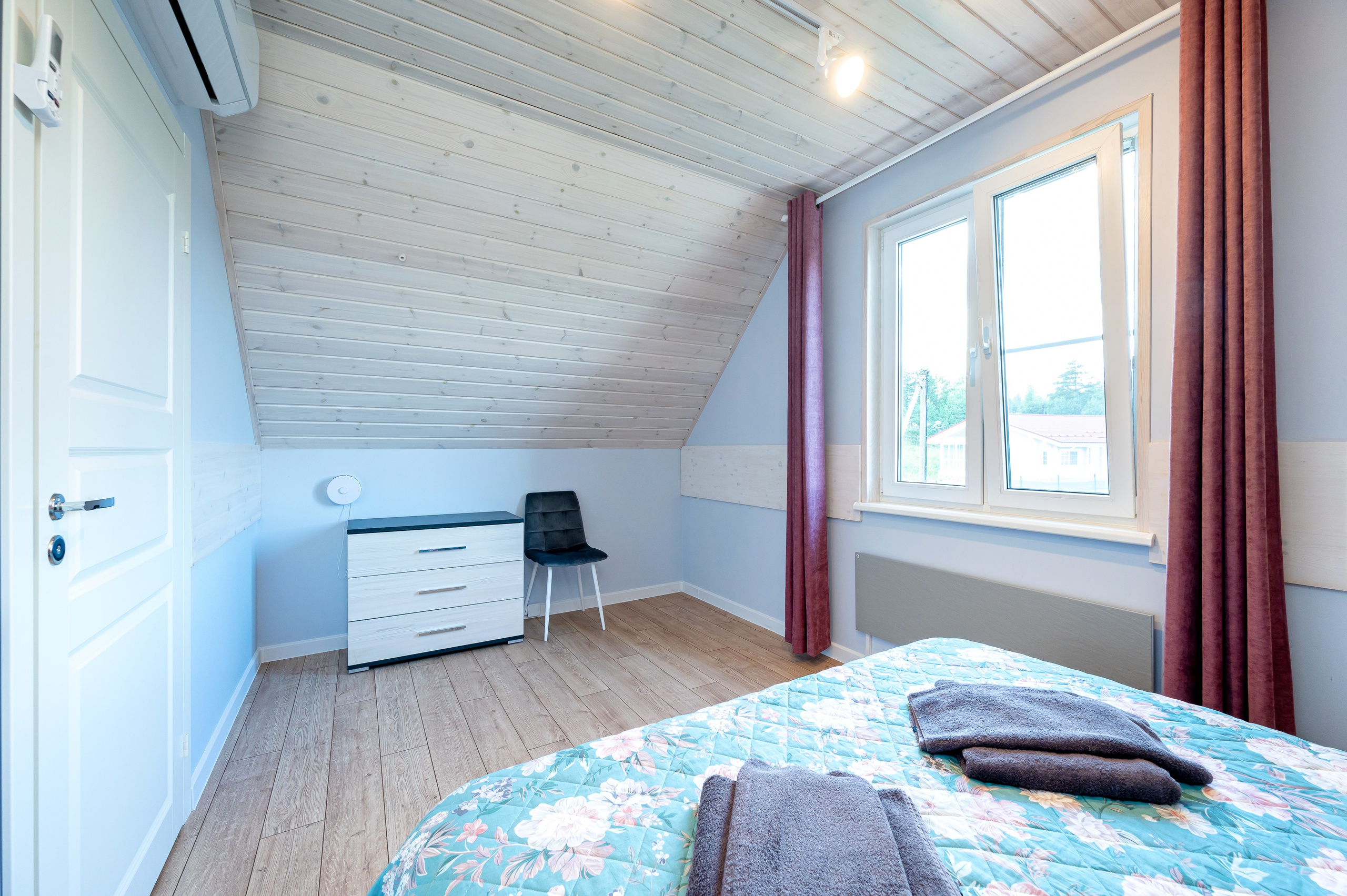 Поселок Озеро Лунное. Интерьерный фотограф. Фото- видеосъемка недвижимости Санкт-Петербург