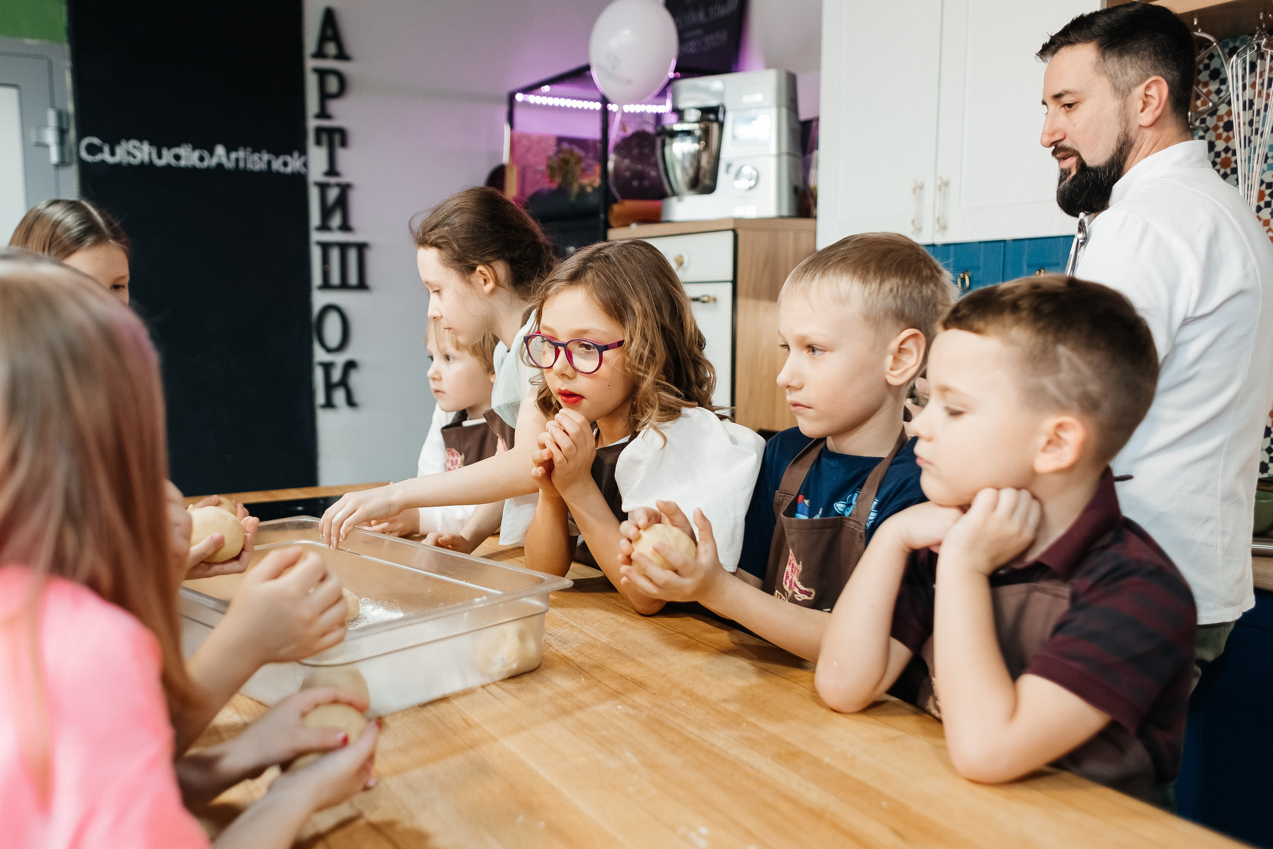 Детский мастер-класс в «АРТиШОК». Фотограф Кемерово | Сергей
