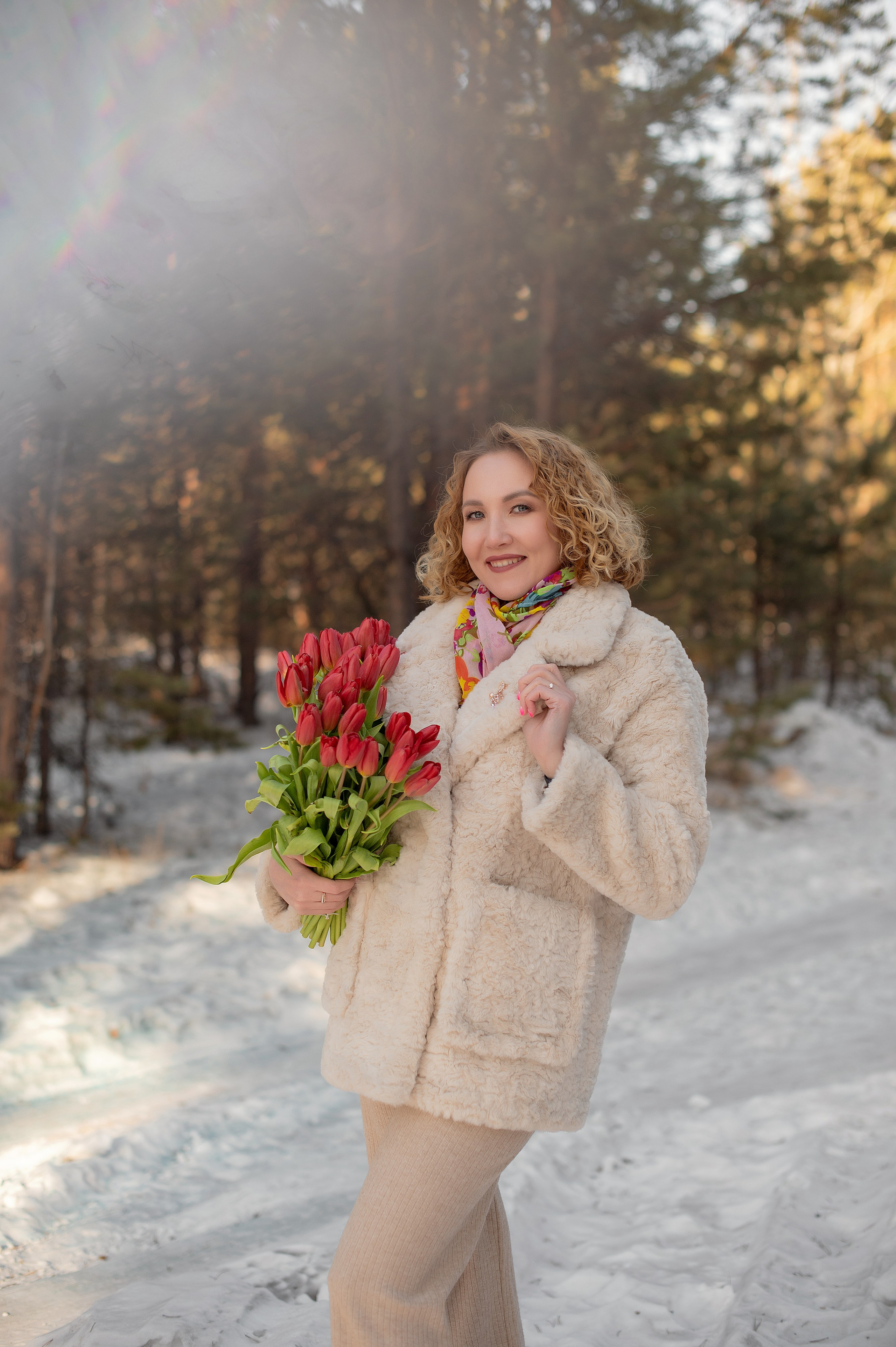Ира тюльпаны в снегу. Фотограф Виктория Воронина