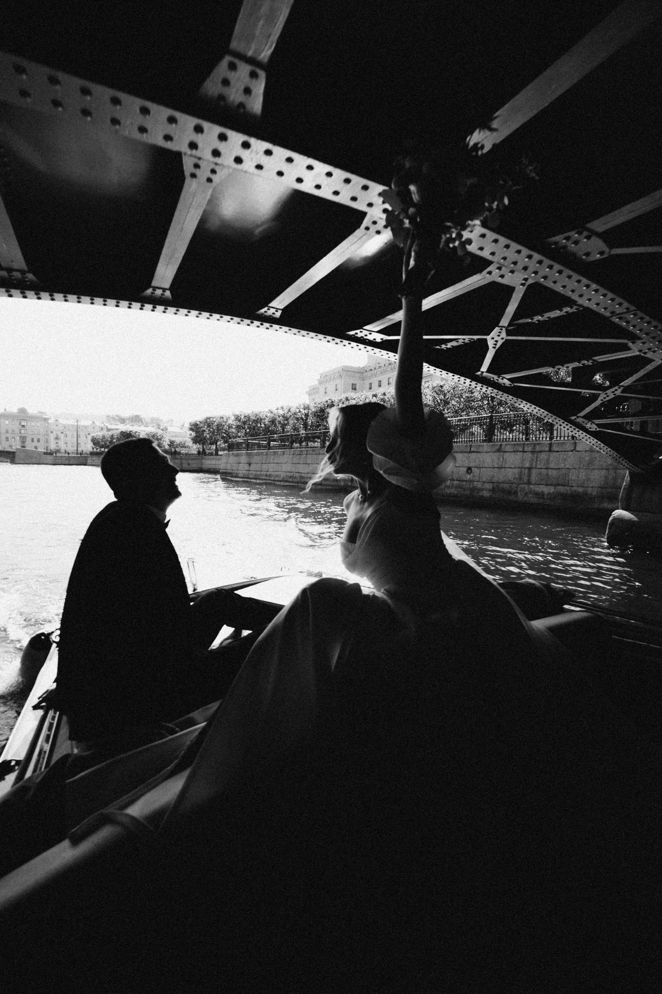 СВАДЕНБНАЯ СЬЕМКА НА КАТЕРЕ ПО КАНАЛАМ САНКТ-ПЕТЕРБУРГА И В АКВАТОРИИ НЕВЫ. Профессиональный фотограф, Санкт-Петербург — Виктория Богомолова