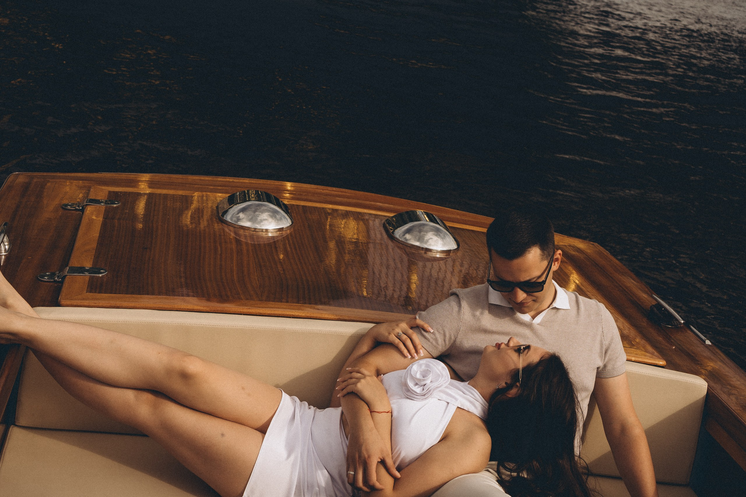 СВАДЕНБНАЯ СЬЕМКА НА КАТЕРЕ ПО КАНАЛАМ САНКТ-ПЕТЕРБУРГА И В АКВАТОРИИ НЕВЫ. Профессиональный фотограф, Санкт-Петербург — Виктория Богомолова