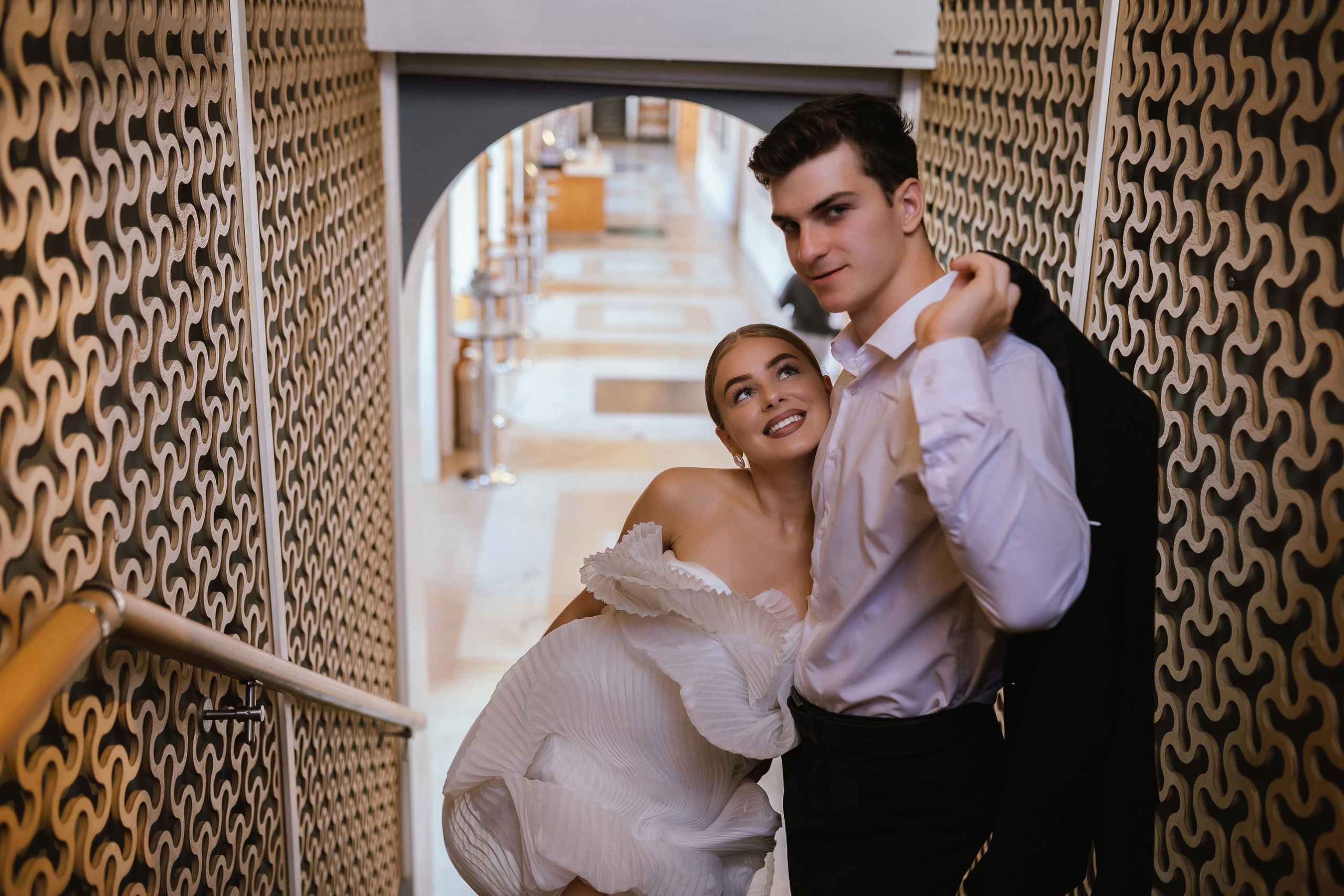 Свадебная фотосессия в кинотеатре. Фотограф и видеограф Москва. Свадебный фотограф, видеограф. Выпускные альбомы. Оживающие альбомы