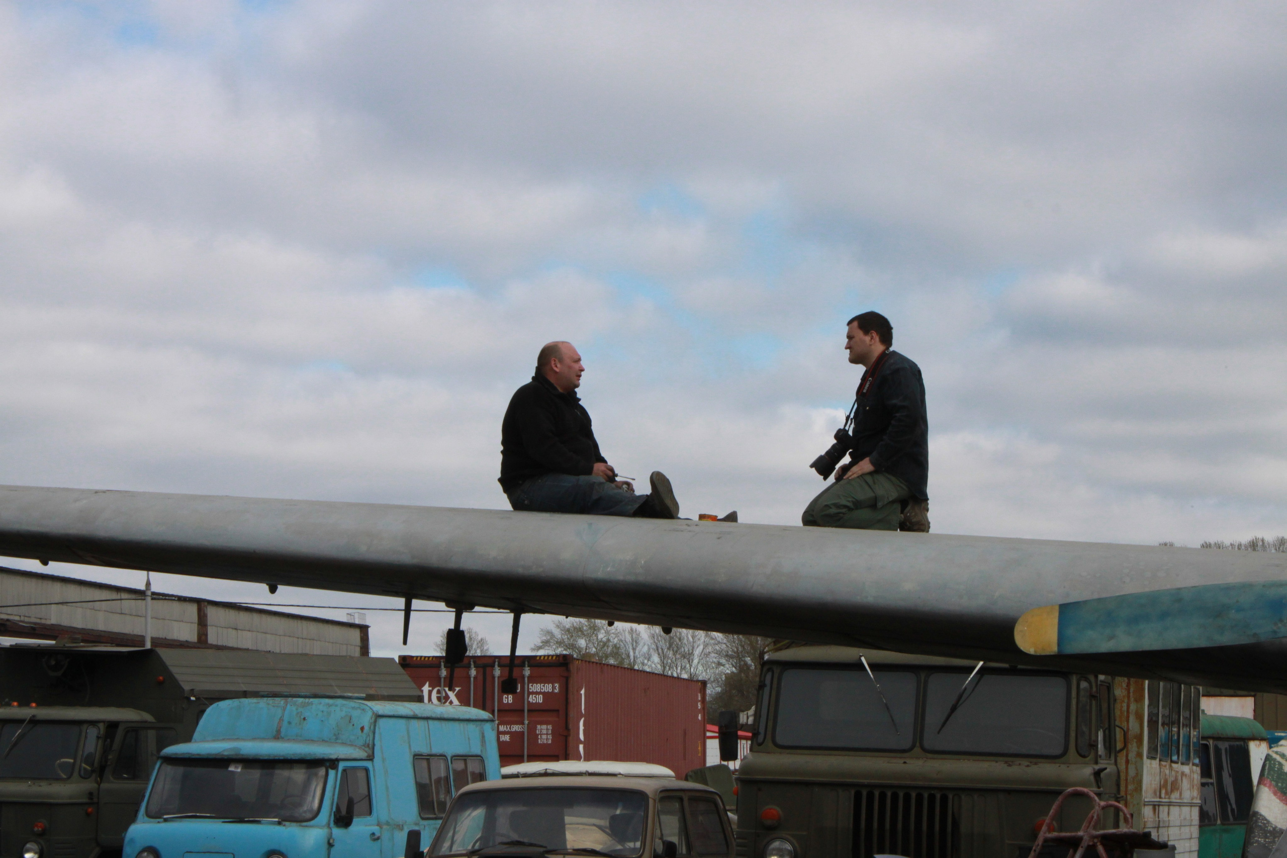 Ил-14Т «Голубая Мечта» работы в Тушино (2011 г.). Фотоальбом показывающий увлекательный мир авиации и мир медведей Андрея Иванова