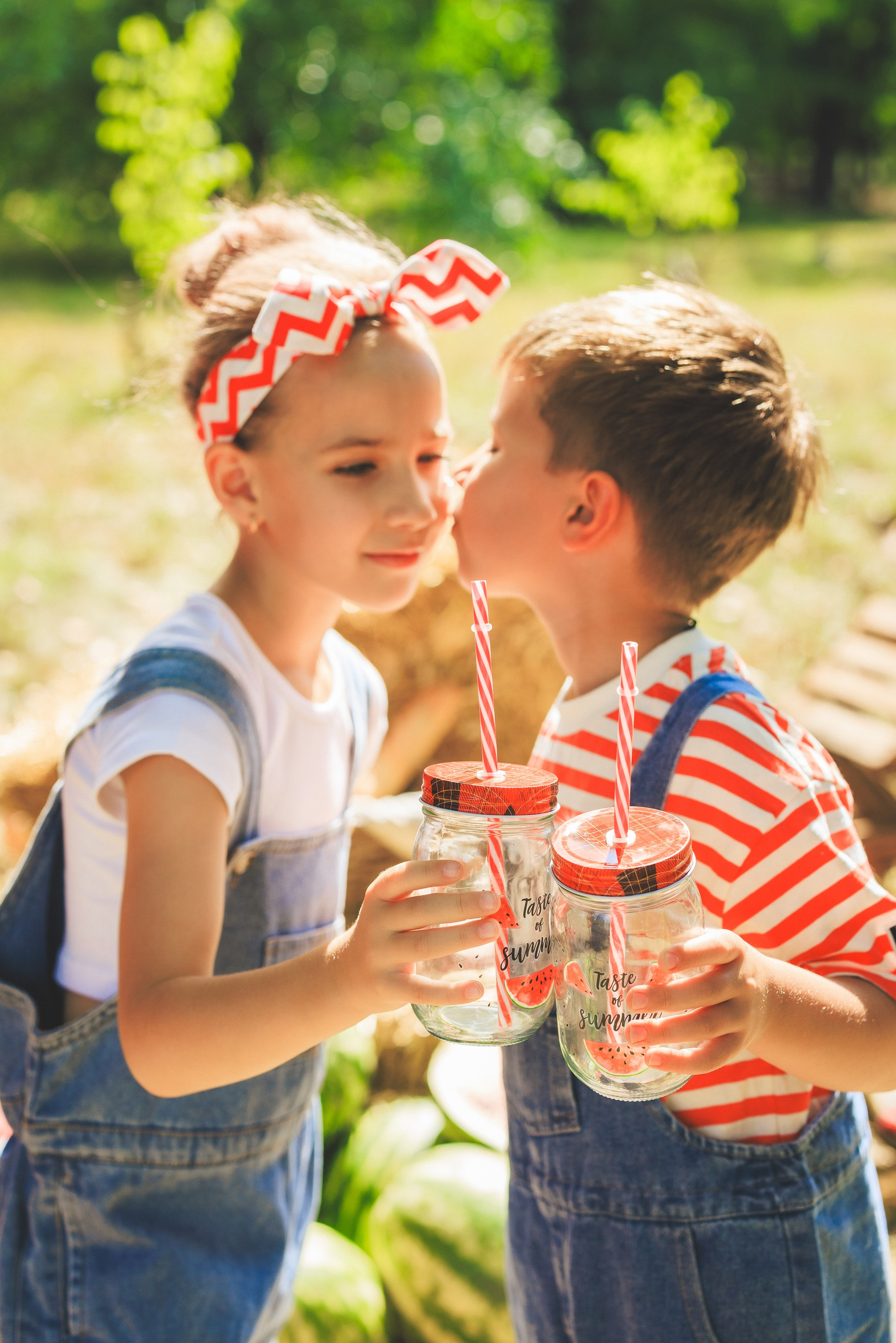 Летняя фотосессия с арбузами и ретро автомобилем. Семейный и детский фотограф в Краснодаре Анна Трашкова