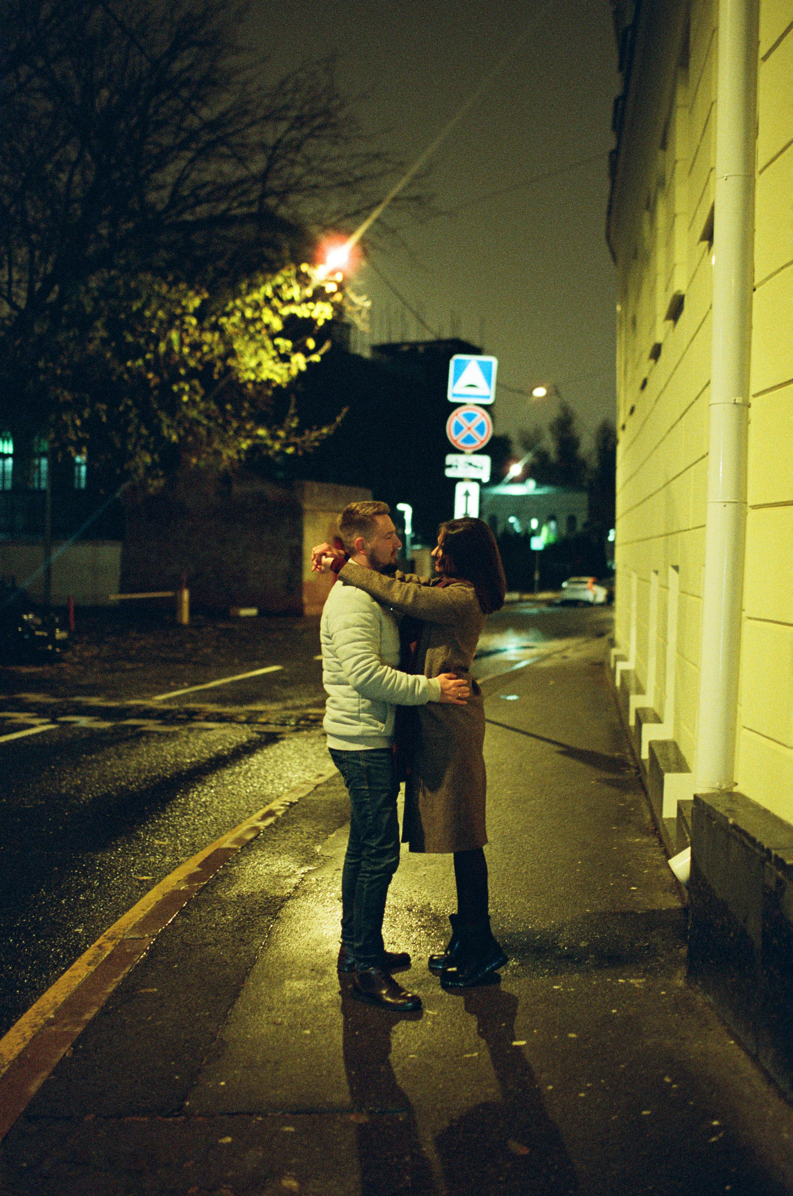 Вероника и Василий. В уютных переулках Москвы. Цифра и плёнка. Настя Оленченко, портретный/семейный фотограф на цифру и плёнку Москва