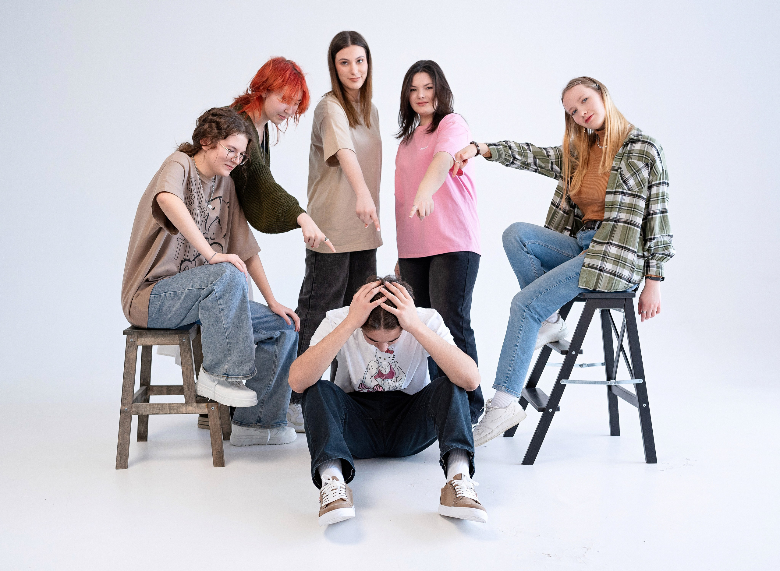 Школьная фотосессия 11 класса 24 школы для выпускной фотокниги