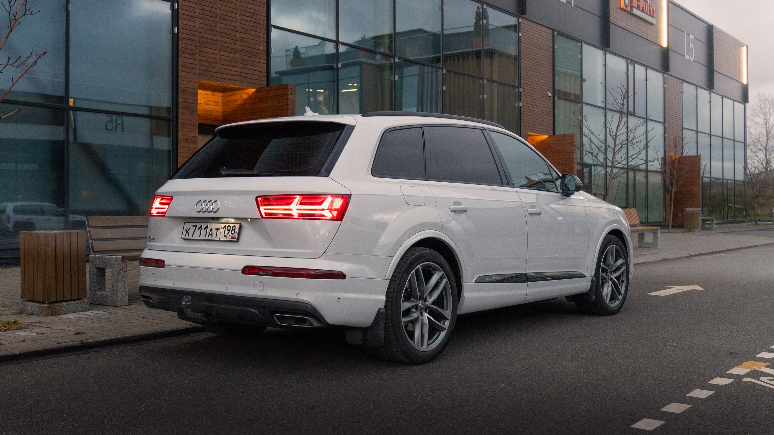 AUDI Q7. Автомобильный фотограф Алексей Хезеков